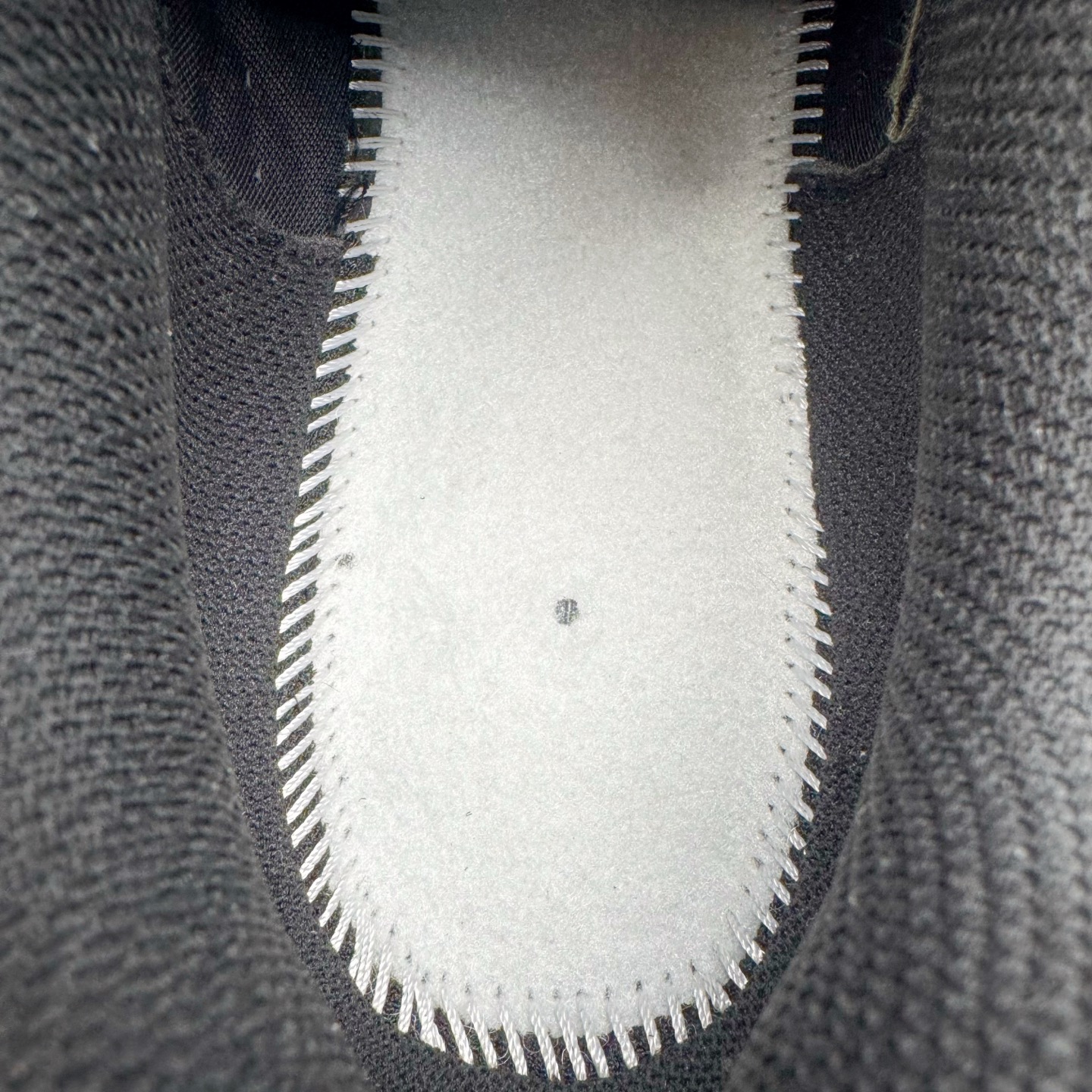 图片[10]-＃CS纯原 NK P-6000 系列低帮复古老爹风休闲运动舒适慢跑鞋 IM6333-001 购入原鞋原装纸板楦头开发 独家私模四层组合大底 市场唯一正确版本 良心定价 新配色陆续出货 进口三文治网面 融合 Pegasus 过往运动鞋设计 助力 21 世纪早期跑步运动跃升时尚新高度 采用透气网眼布、运动风格线条和耐穿覆面 兼具吸睛外观和舒适感受 中底泡绵以田径赛道为灵感 打造厚实设计 缔造出众缓震性能 尺码：36 36.5 37.5 38 38.5 39 40 40.5 41 42 42.5 43 44 44.5 45-选品中心