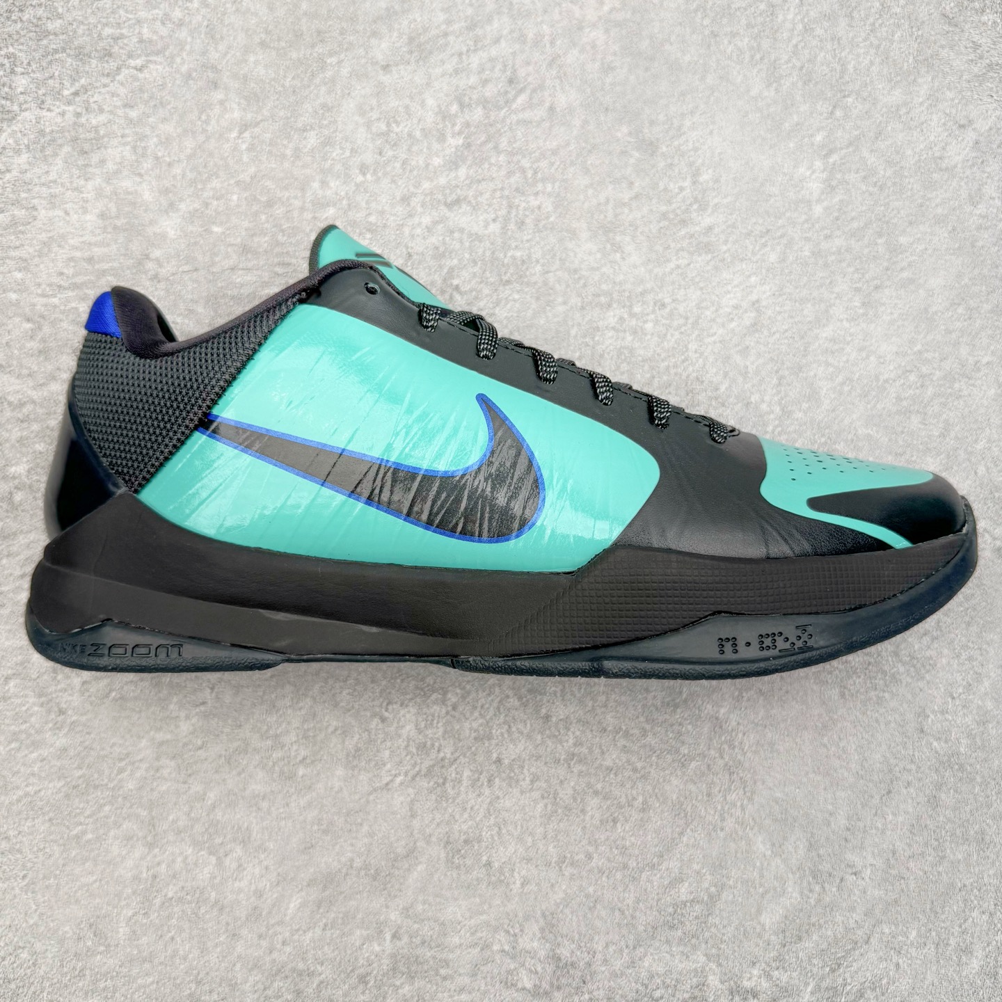 ＃S2纯原 NK Zoom Kobe ZK5 科比5代 黑绿 IH0274-300 Zoom Turbo气垫➕后掌EVA缓震 实战配置直接拉满 原楦纸板开发 鞋身流线型、后跟塑形 区分土肥圆 原档数据3D打印 鞋面细节匹配原版 全身鞋材卡料色独家定制 唯一正确喷漆SWOOSH NK专利Flyknit飞线科技，给予鞋身足够抗扭矩力 真实底模最大48.5 实战利器 专供海外市场 尺码：40 40.5 41 42 42.5 43 44 44.5 45 46 47.5 48.5 （脚宽、脚胖 建议买大半码）-选品中心