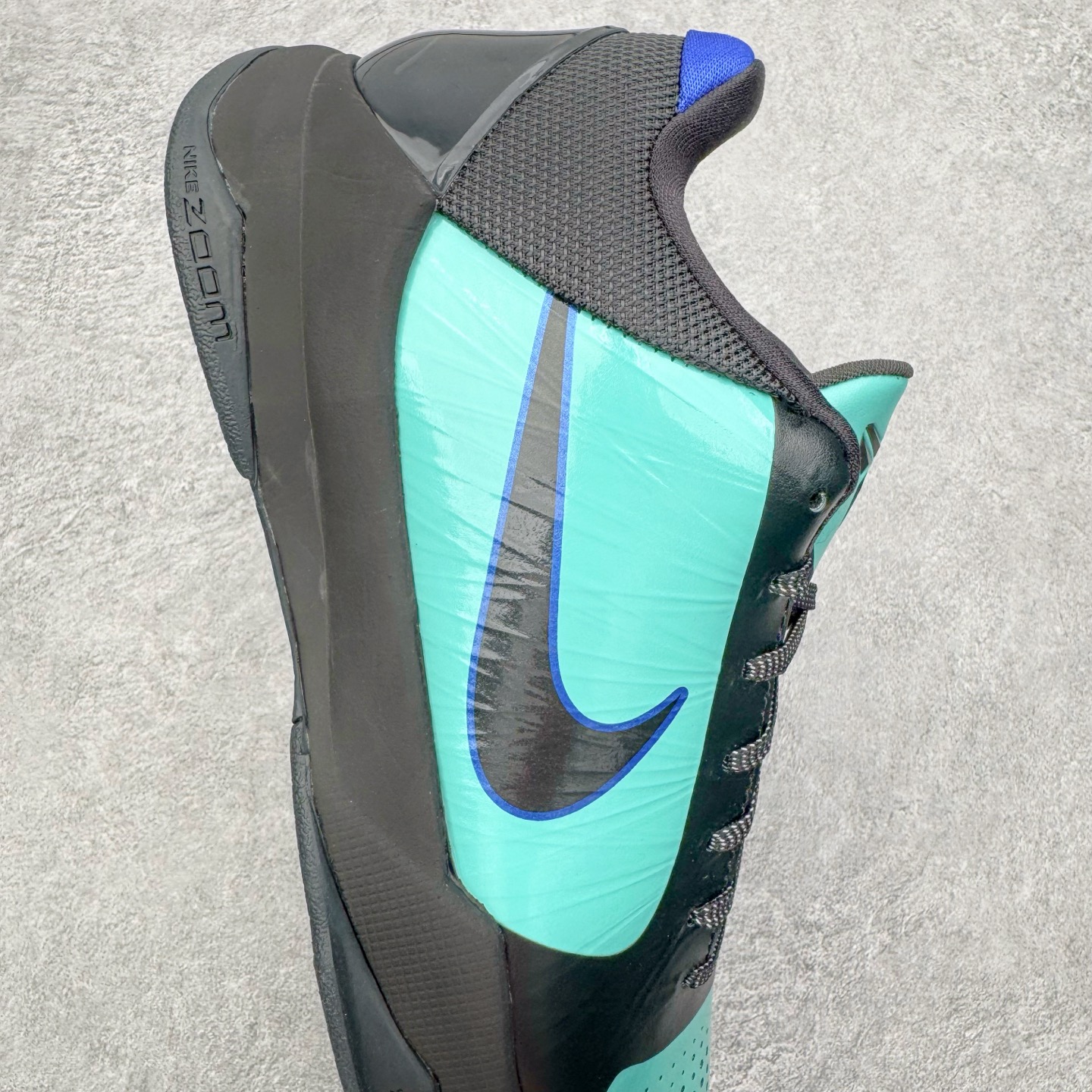 图片[6]-＃S2纯原 NK Zoom Kobe ZK5 科比5代 黑绿 IH0274-300 Zoom Turbo气垫➕后掌EVA缓震 实战配置直接拉满 原楦纸板开发 鞋身流线型、后跟塑形 区分土肥圆 原档数据3D打印 鞋面细节匹配原版 全身鞋材卡料色独家定制 唯一正确喷漆SWOOSH NK专利Flyknit飞线科技，给予鞋身足够抗扭矩力 真实底模最大48.5 实战利器 专供海外市场 尺码：40 40.5 41 42 42.5 43 44 44.5 45 46 47.5 48.5 （脚宽、脚胖 建议买大半码）-选品中心