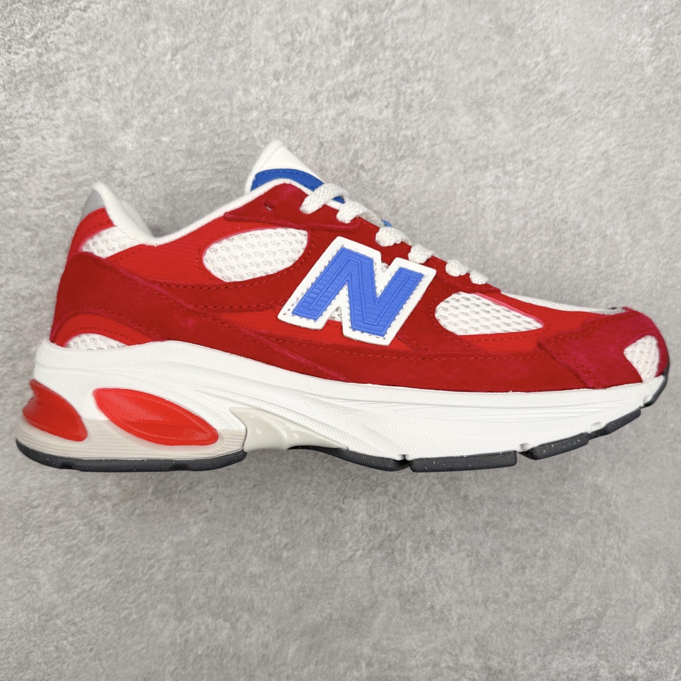 New Balance NB2010系列新百伦经典复古休闲运动板鞋 以ENCAP中底配以升级版 N-ERGY缓震物料 鞋面则采用特色的柔软麂皮搭以NewBalance经典的尼龙网布 低调中还原跑鞋本真 更年轻化的设计理念与材质 让新世代青年得以用全新视角体验经典鞋款的传奇魅力尺码：36 37 37.5 38 38.5 39.5 40 40.5 41.5 42 42.5 43 44 45-选品中心