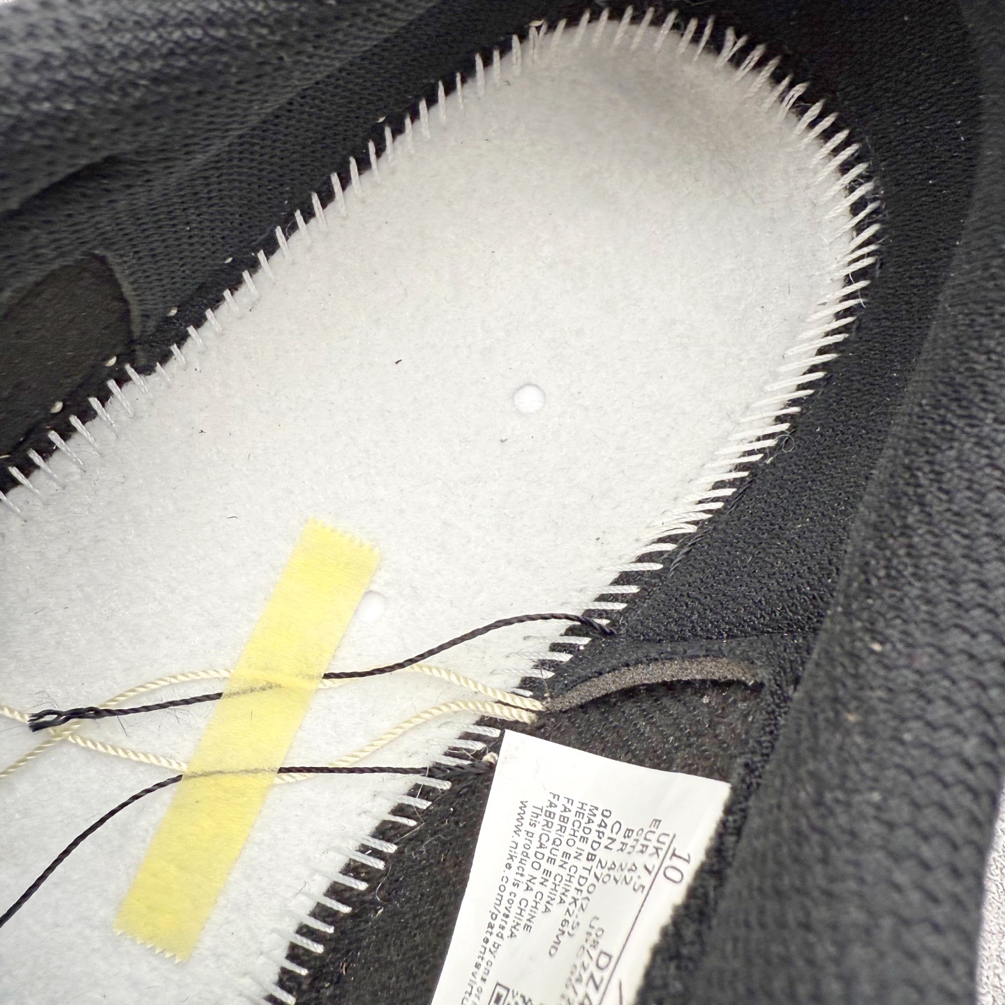 图片[18]-＃KZ神版莞产 Travis Scott x Air Jordan AJ1 Low OG SP TS联名 黑棕倒钩低帮 DM7866-202 全系列配色 外贸特供批次 新配色不断更新开发 市场中端王者 全套原纸板楦头开发 确保原汁原味 完美呈现一代版型 一比一鞋头弧度高度鞋身弧度 此版本只针对中端市场 细节品控鞋型随意秒杀市面同价位 鞋型完美 不臃肿别扭 头层皮料加持 用料绝不含糊 进口玻璃冲刀皮料裁剪零毛边 电脑针车工艺 超高鞋面清洁度 最高QC检验标准 控制溢胶瑕疵 原盒原配 飞翼3D高频深度立体 工艺方面大到整体鞋型 漏斗收腰 底线拉帮 LOGO立体程度 小到针眼排布 载片对称 冲孔效果 鞋标规范 鞋垫背胶等等 无一不是口碑收割 每双都是一个回头客 尺码：36 36.5 37.5 38 38.5 39 40 40.5 41 42 42.5 43 44 44.5 45 46 47.5-选品中心