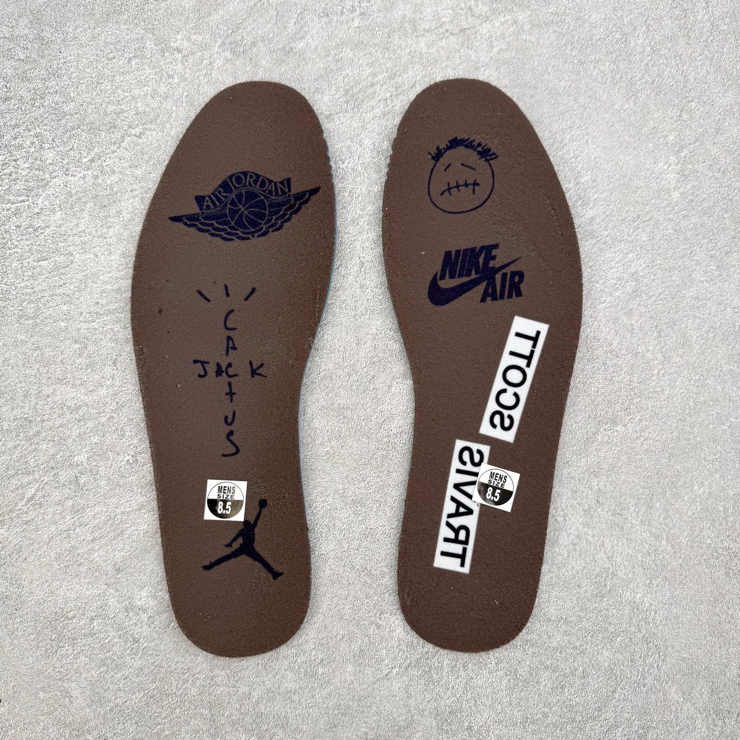 图片[16]-＃KZ神版莞产 Travis Scott x Air Jordan AJ1 Low OG SP TS联名 黑棕倒钩低帮 DM7866-202 全系列配色 外贸特供批次 新配色不断更新开发 市场中端王者 全套原纸板楦头开发 确保原汁原味 完美呈现一代版型 一比一鞋头弧度高度鞋身弧度 此版本只针对中端市场 细节品控鞋型随意秒杀市面同价位 鞋型完美 不臃肿别扭 头层皮料加持 用料绝不含糊 进口玻璃冲刀皮料裁剪零毛边 电脑针车工艺 超高鞋面清洁度 最高QC检验标准 控制溢胶瑕疵 原盒原配 飞翼3D高频深度立体 工艺方面大到整体鞋型 漏斗收腰 底线拉帮 LOGO立体程度 小到针眼排布 载片对称 冲孔效果 鞋标规范 鞋垫背胶等等 无一不是口碑收割 每双都是一个回头客 尺码：36 36.5 37.5 38 38.5 39 40 40.5 41 42 42.5 43 44 44.5 45 46 47.5-选品中心
