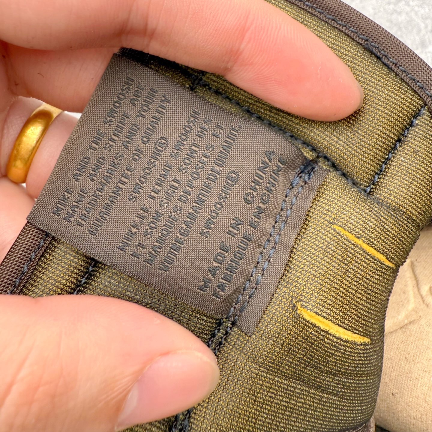 图片[13]-＃KZ神版莞产 Travis Scott x Air Jordan AJ1 Low OG SP TS联名 黑棕倒钩低帮 DM7866-202 全系列配色 外贸特供批次 新配色不断更新开发 市场中端王者 全套原纸板楦头开发 确保原汁原味 完美呈现一代版型 一比一鞋头弧度高度鞋身弧度 此版本只针对中端市场 细节品控鞋型随意秒杀市面同价位 鞋型完美 不臃肿别扭 头层皮料加持 用料绝不含糊 进口玻璃冲刀皮料裁剪零毛边 电脑针车工艺 超高鞋面清洁度 最高QC检验标准 控制溢胶瑕疵 原盒原配 飞翼3D高频深度立体 工艺方面大到整体鞋型 漏斗收腰 底线拉帮 LOGO立体程度 小到针眼排布 载片对称 冲孔效果 鞋标规范 鞋垫背胶等等 无一不是口碑收割 每双都是一个回头客 尺码：36 36.5 37.5 38 38.5 39 40 40.5 41 42 42.5 43 44 44.5 45 46 47.5-选品中心