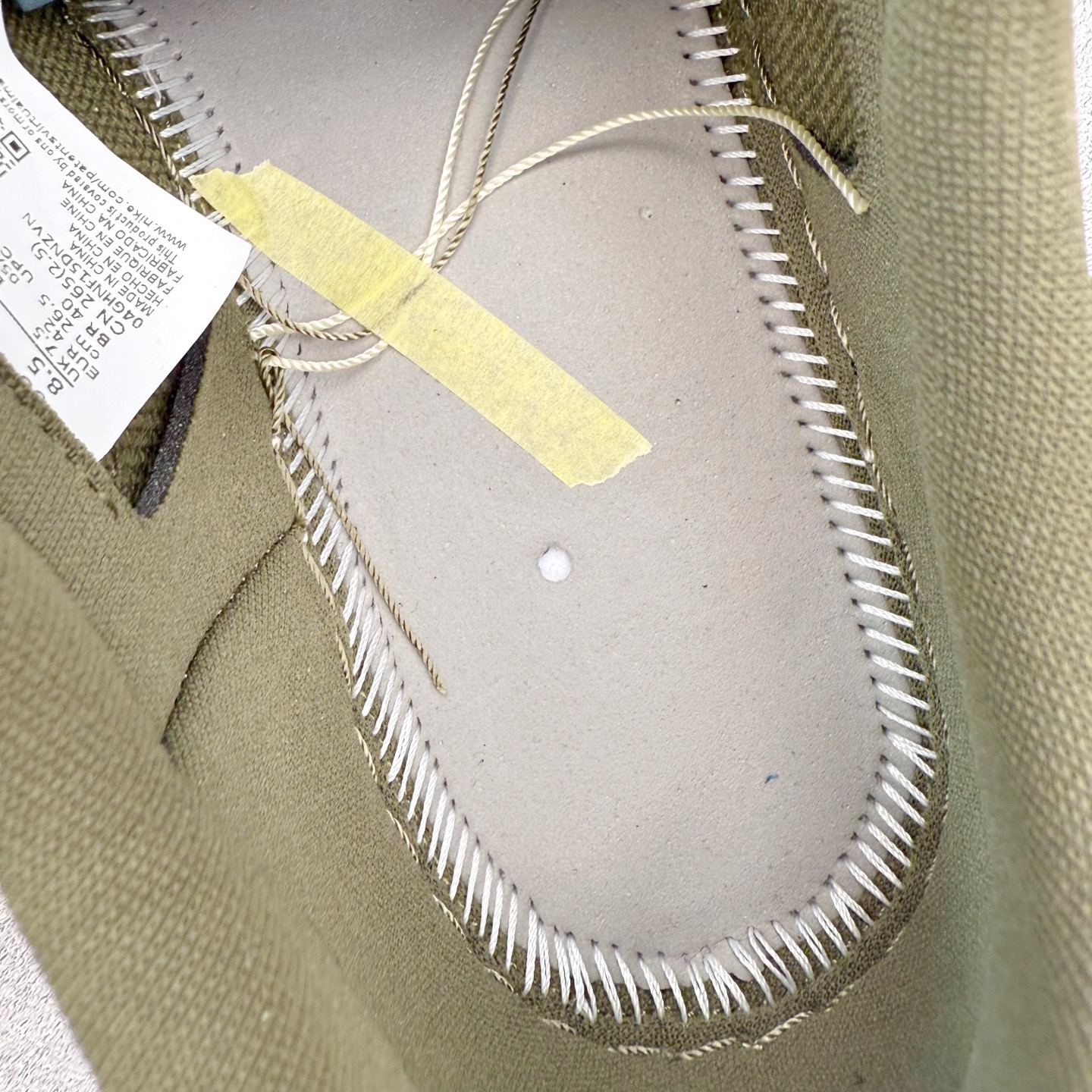 图片[15]-＃KZ神版莞产 Travis Scott x Air Jordan AJ1 Low OG SP TS联名白黑绿倒钩低帮 DZ4137-106 全系列配色 外贸特供批次 新配色不断更新开发 市场中端王者 全套原纸板楦头开发 确保原汁原味 完美呈现一代版型 一比一鞋头弧度高度鞋身弧度 此版本只针对中端市场 细节品控鞋型随意秒杀市面同价位 鞋型完美 不臃肿别扭 头层皮料加持 用料绝不含糊 进口玻璃冲刀皮料裁剪零毛边 电脑针车工艺 超高鞋面清洁度 最高QC检验标准 控制溢胶瑕疵 原盒原配 飞翼3D高频深度立体 工艺方面大到整体鞋型 漏斗收腰 底线拉帮 LOGO立体程度 小到针眼排布 载片对称 冲孔效果 鞋标规范 鞋垫背胶等等 无一不是口碑收割 每双都是一个回头客 尺码：36 36.5 37.5 38 38.5 39 40 40.5 41 42 42.5 43 44 44.5 45 46 47.5-选品中心