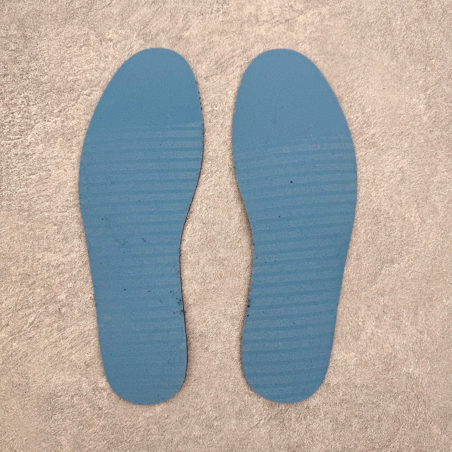 图片[15]-＃KZ神版莞产 Travis Scott x Air Jordan AJ1 Low OG SP TS联名白黑绿倒钩低帮 DZ4137-106 全系列配色 外贸特供批次 新配色不断更新开发 市场中端王者 全套原纸板楦头开发 确保原汁原味 完美呈现一代版型 一比一鞋头弧度高度鞋身弧度 此版本只针对中端市场 细节品控鞋型随意秒杀市面同价位 鞋型完美 不臃肿别扭 头层皮料加持 用料绝不含糊 进口玻璃冲刀皮料裁剪零毛边 电脑针车工艺 超高鞋面清洁度 最高QC检验标准 控制溢胶瑕疵 原盒原配 飞翼3D高频深度立体 工艺方面大到整体鞋型 漏斗收腰 底线拉帮 LOGO立体程度 小到针眼排布 载片对称 冲孔效果 鞋标规范 鞋垫背胶等等 无一不是口碑收割 每双都是一个回头客 尺码：36 36.5 37.5 38 38.5 39 40 40.5 41 42 42.5 43 44 44.5 45 46 47.5-选品中心