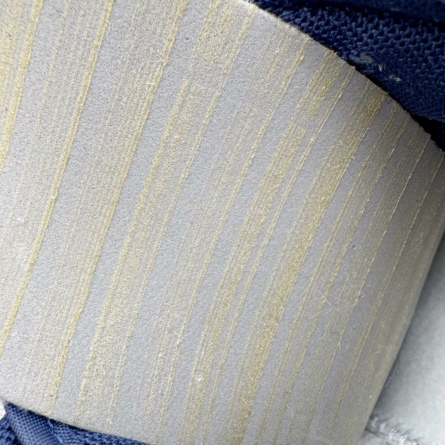 图片[10]-＃YC纯原 NK Dunk Low 骐驎 WB0620-118 当传奇之蓝，划破纯白境域，骐驎之姿，始于足下觉醒。高级白皮革鞋身， 「骐驎蓝」构建视觉锚点。从深邃蓝Swoosh到贯穿的鞋带，直至扎实外底，构成无可撼动的机能轮廓，后跟「AMPR DESIGN CUSTOM」字样，点明定制身份，是超越常规的硬核证明。定制系列天花板 无原鞋不开发 全系列得物原鞋一比一校对开发 配色持续更新中 终端对接 优势输出 全套原厂楦头原纸板数据档案倾力打造 原汁原味莞产 极致还原 圈内最强针车工艺 高端零售指定版 广东原厂配套原盒原标 鞋盒分三个尺码段 原厂冲刀 超高清洁度 全鞋零毛边皮料切割 采用原厂百宏鞋带以及原厂百宏织唛舌标 内标可供原厂几率过验 进口原装条纹中底布 四线拉帮白色点胶 原厂拉帮手法遵循公司 原厂电绣 极致还原 尺码：36 36.5 37.5 38 38.5 39 40 40.5 41 42 42.5 43 44 44.5 45 46-选品中心