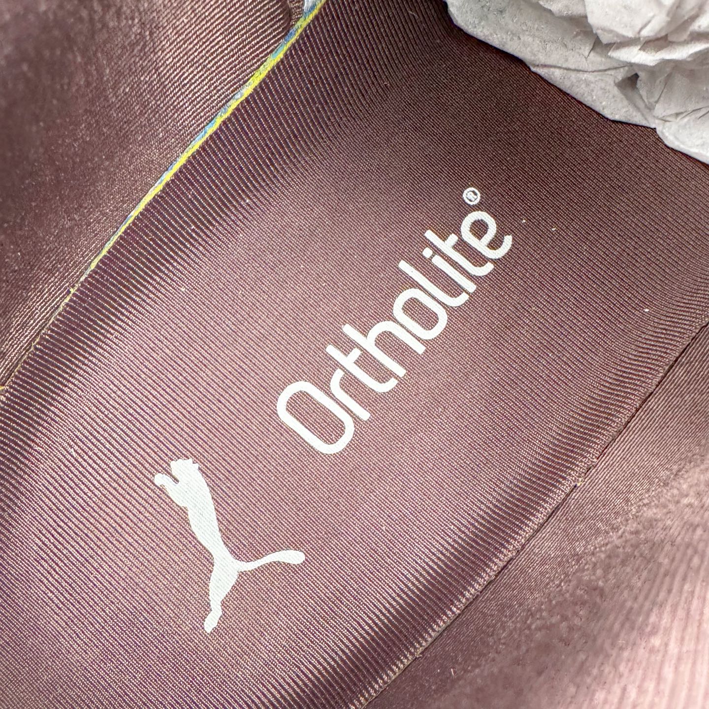 图片[11]-＃KZ纯原 PUMA Speedca OG 彪马极速赛车系列低帮德训风拼接复古百搭休闲运动赛车鞋 奶牛纹白棕 口碑大厂出品 品控大底版型不断改良更新 全套原纸板楦头开发 确保原汁原味 完美呈现版型 一比一鞋头弧度高度鞋身弧度 独家私模原厂航空铝磨具打磨大底 鞋头坡度极致还原 无解鞋型 原盒原配 圈内天花板工艺 原厂玻璃冲刀 超高清洁度 全鞋零毛边皮料切割 原厂中底布 鞋款从80、90年代赛车手所穿的防火赛车鞋为原型，鞋身线条模仿了赛车的流线廓形，体现了空气动力学原理的结构。简约流畅的外观，恰好又和贯穿其中的Formstrip Logo融合恰到好处，视觉上细节丰富且协调。本次Speedcat OG鞋款归来，最大看点自然式保留了窄版鞋型以及薄底构造。这两年各品牌鞋底越做越厚，Speedcat反其道而行之，上脚几乎无鞋底的效果带来耳目一新的视觉体验。鞋面依旧是以质感细腻的麂皮材质打造，并且大面积近乎全包裹的使用，复古味道也愈发浓烈。配色上更是将最原始的黑色和红色带回，向F1赛车队的标志性队服致敬。相信让各位一眼种草的更多是出挑的大红色，上脚即可瞬间点亮整体造型，在以球鞋为核心的OOTD中脱颖而出。而另一款黑色则是低调的万金油，彰显新潮个性的同时又不喧宾夺主，也是热爱简约系穿搭朋友的首选。 尺码：35.5 36 37 37.5 38 38.5 39 40 40.5 41 42 42.5 43 44 44.5 45 46-选品中心