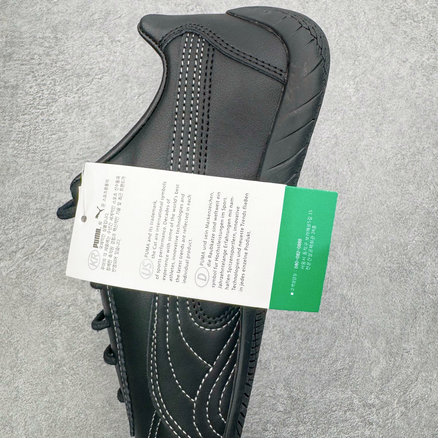 图片[7]-＃KZ纯原 Noafterno x PUMA Speedcat 彪马联名系列情侣薄底赛车德训双鞋带舒适百搭生活休闲鞋 口碑大厂出品 品控大底版型不断改良更新 全套原纸板楦头开发 确保原汁原味 完美呈现版型 一比一鞋头弧度高度鞋身弧度 独家私模原厂航空铝磨具打磨大底 鞋头坡度极致还原 无解鞋型 原盒原配 圈内天花板工艺 原厂玻璃冲刀 超高清洁度 全鞋零毛边皮料切割 原厂中底布 鞋款从80、90年代赛车手所穿的防火赛车鞋为原型，鞋身线条模仿了赛车的流线廓形，体现了空气动力学原理的结构。简约流畅的外观，恰好又和贯穿其中的Formstrip Logo融合恰到好处，视觉上细节丰富且协调。本次Speedcat OG鞋款归来，最大看点自然式保留了窄版鞋型以及薄底构造。这两年各品牌鞋底越做越厚，Speedcat反其道而行之，上脚几乎无鞋底的效果带来耳目一新的视觉体验。鞋面依旧是以质感细腻的麂皮材质打造，并且大面积近乎全包裹的使用，复古味道也愈发浓烈。配色上更是将最原始的黑色和红色带回，向F1赛车队的标志性队服致敬。相信让各位一眼种草的更多是出挑的大红色，上脚即可瞬间点亮整体造型，在以球鞋为核心的OOTD中脱颖而出。而另一款黑色则是低调的万金油，彰显新潮个性的同时又不喧宾夺主，也是热爱简约系穿搭朋友的首选。 尺码：35.5 36 37 37.5 38 38.5 39 40 40.5 41 42 42.5 43 44 44.5 45 46-选品中心