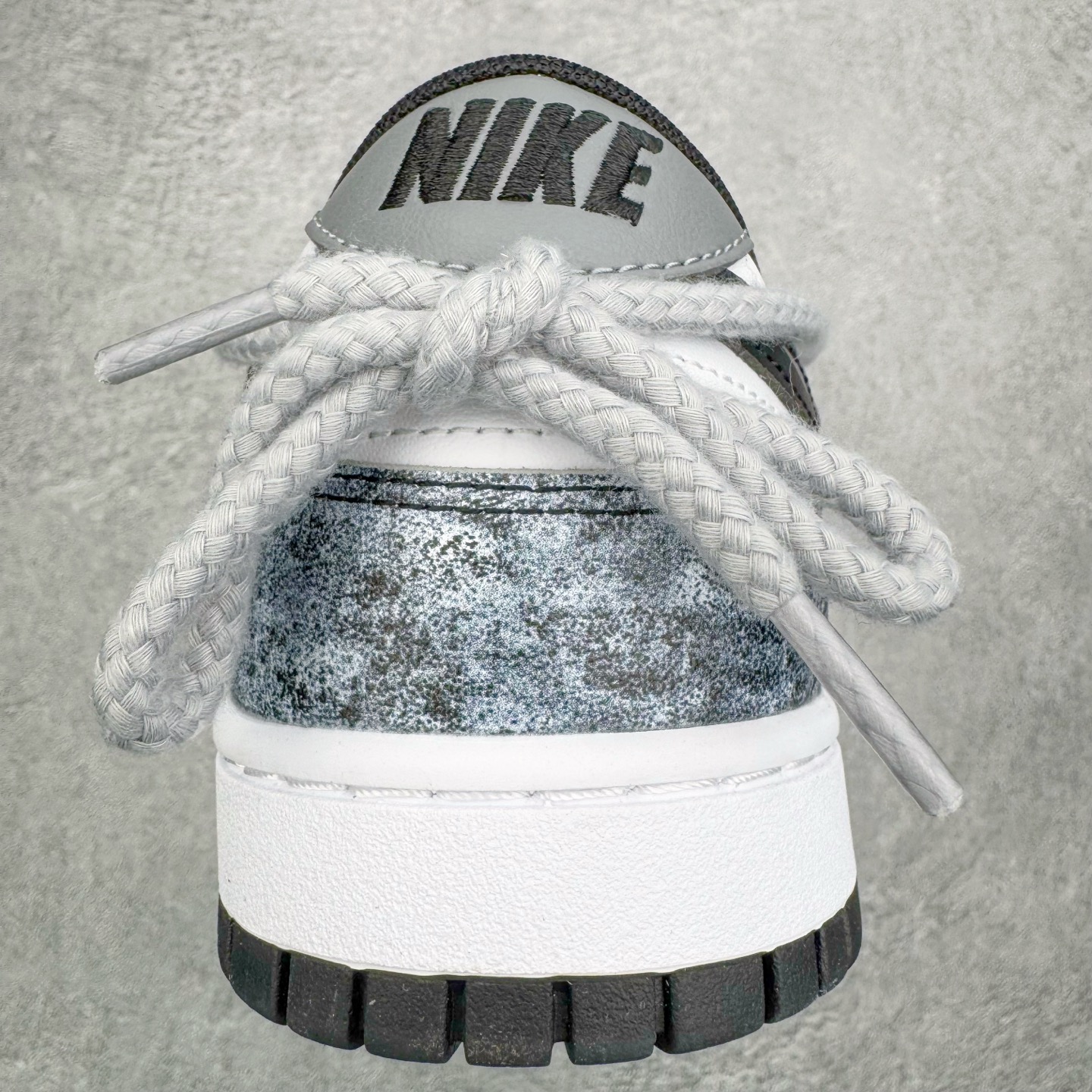 图片[8]-＃YC纯原 NK Dunk Low 弑影灵契 DD1391-100 定制系列天花板 无原鞋不开发 全系列得物原鞋一比一校对开发 配色持续更新中 终端对接 优势输出 全套原厂楦头原纸板数据档案倾力打造 原汁原味莞产 极致还原 圈内最强针车工艺 高端零售指定版 广东原厂配套原盒原标 鞋盒分三个尺码段 原厂冲刀 超高清洁度 全鞋零毛边皮料切割 采用原厂百宏鞋带以及原厂百宏织唛舌标 内标可供原厂几率过验 进口原装条纹中底布 四线拉帮白色点胶 原厂拉帮手法遵循公司 原厂电绣 极致还原 SIZE 40 40.5 41 42 42.5 43 44 44.5 45 46-选品中心