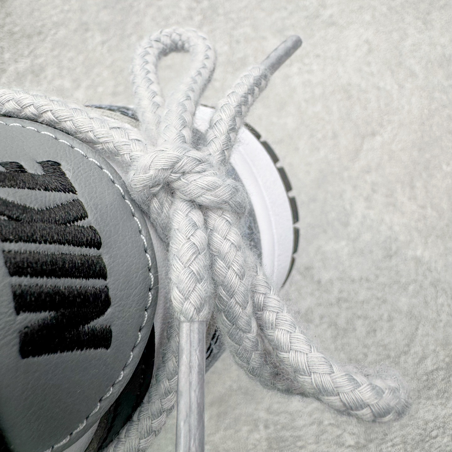 图片[13]-＃YC纯原 NK Dunk Low 弑影灵契 DD1391-100 定制系列天花板 无原鞋不开发 全系列得物原鞋一比一校对开发 配色持续更新中 终端对接 优势输出 全套原厂楦头原纸板数据档案倾力打造 原汁原味莞产 极致还原 圈内最强针车工艺 高端零售指定版 广东原厂配套原盒原标 鞋盒分三个尺码段 原厂冲刀 超高清洁度 全鞋零毛边皮料切割 采用原厂百宏鞋带以及原厂百宏织唛舌标 内标可供原厂几率过验 进口原装条纹中底布 四线拉帮白色点胶 原厂拉帮手法遵循公司 原厂电绣 极致还原 SIZE 40 40.5 41 42 42.5 43 44 44.5 45 46-选品中心