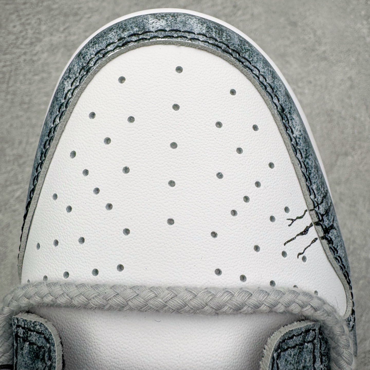 图片[15]-＃YC纯原 NK Dunk Low 弑影灵契 DD1391-100 定制系列天花板 无原鞋不开发 全系列得物原鞋一比一校对开发 配色持续更新中 终端对接 优势输出 全套原厂楦头原纸板数据档案倾力打造 原汁原味莞产 极致还原 圈内最强针车工艺 高端零售指定版 广东原厂配套原盒原标 鞋盒分三个尺码段 原厂冲刀 超高清洁度 全鞋零毛边皮料切割 采用原厂百宏鞋带以及原厂百宏织唛舌标 内标可供原厂几率过验 进口原装条纹中底布 四线拉帮白色点胶 原厂拉帮手法遵循公司 原厂电绣 极致还原 SIZE 40 40.5 41 42 42.5 43 44 44.5 45 46-选品中心