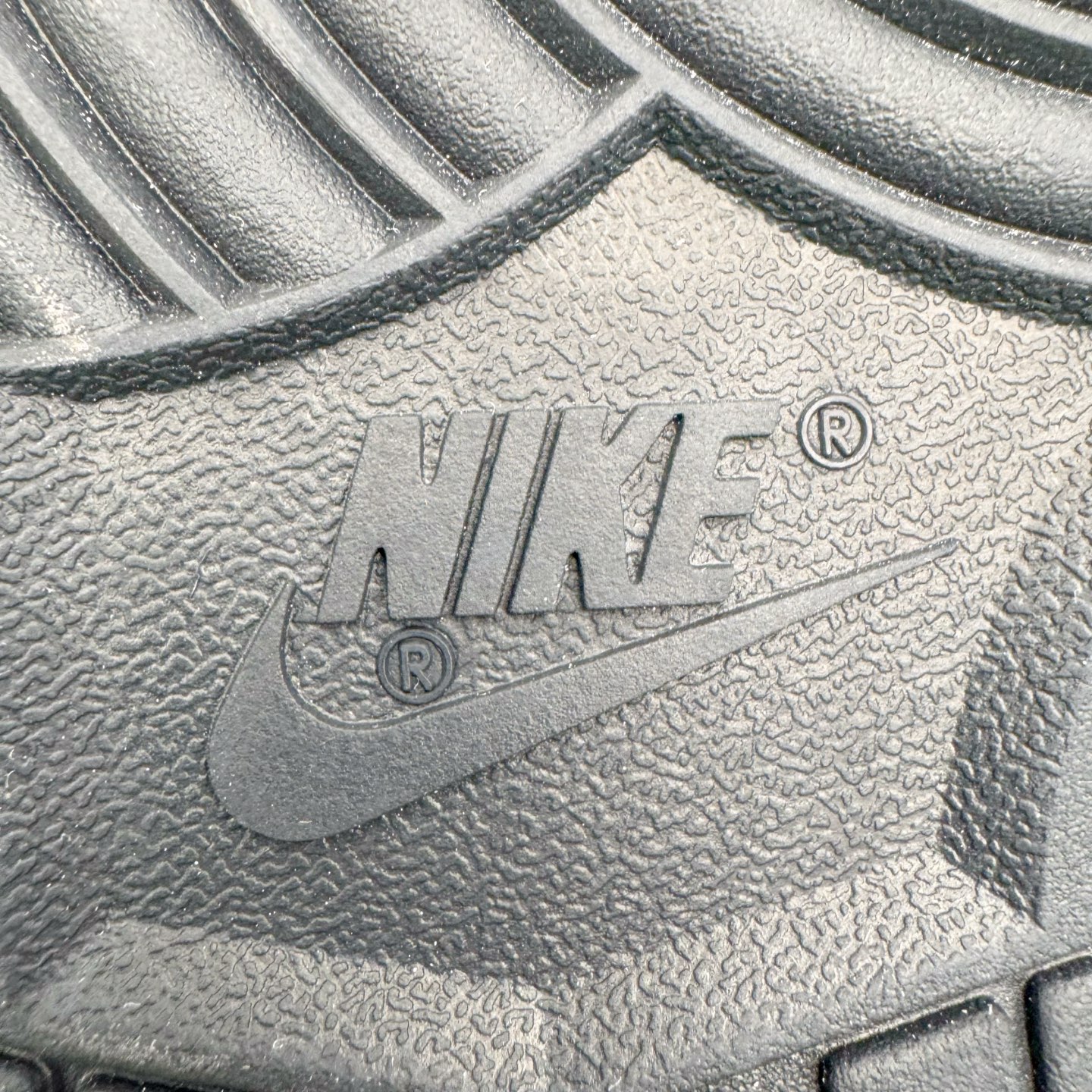 图片[20]-＃YC纯原 NK Dunk Low 弑影灵契 DD1391-100 定制系列天花板 无原鞋不开发 全系列得物原鞋一比一校对开发 配色持续更新中 终端对接 优势输出 全套原厂楦头原纸板数据档案倾力打造 原汁原味莞产 极致还原 圈内最强针车工艺 高端零售指定版 广东原厂配套原盒原标 鞋盒分三个尺码段 原厂冲刀 超高清洁度 全鞋零毛边皮料切割 采用原厂百宏鞋带以及原厂百宏织唛舌标 内标可供原厂几率过验 进口原装条纹中底布 四线拉帮白色点胶 原厂拉帮手法遵循公司 原厂电绣 极致还原 SIZE 40 40.5 41 42 42.5 43 44 44.5 45 46-选品中心