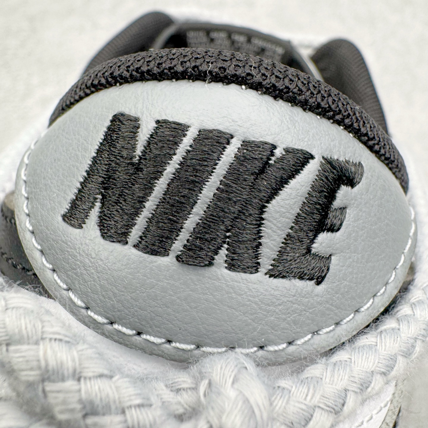 图片[16]-＃YC纯原 NK Dunk Low 弑影灵契 DD1391-100 定制系列天花板 无原鞋不开发 全系列得物原鞋一比一校对开发 配色持续更新中 终端对接 优势输出 全套原厂楦头原纸板数据档案倾力打造 原汁原味莞产 极致还原 圈内最强针车工艺 高端零售指定版 广东原厂配套原盒原标 鞋盒分三个尺码段 原厂冲刀 超高清洁度 全鞋零毛边皮料切割 采用原厂百宏鞋带以及原厂百宏织唛舌标 内标可供原厂几率过验 进口原装条纹中底布 四线拉帮白色点胶 原厂拉帮手法遵循公司 原厂电绣 极致还原 SIZE 40 40.5 41 42 42.5 43 44 44.5 45 46-选品中心