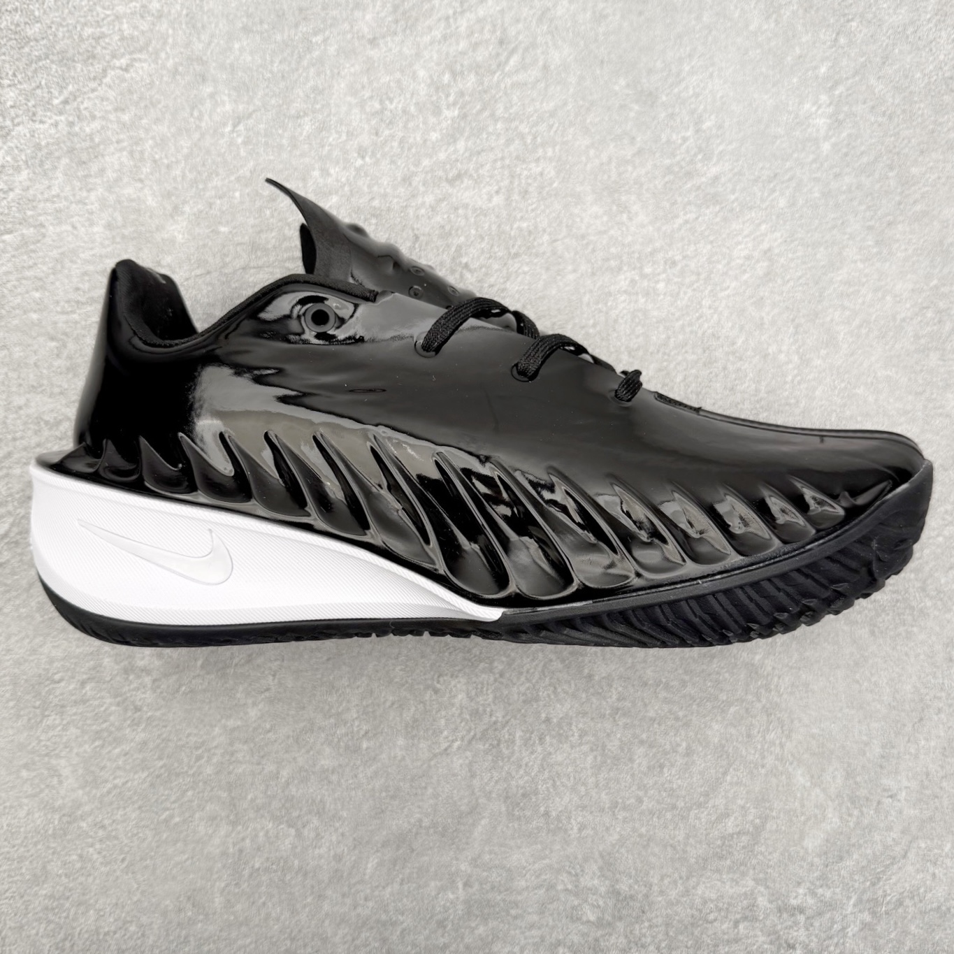 ＃K版 NK Air Zoom G.T.4.0 EP 新款实战低帮篮球鞋 一个月返厂/换新售后服务 支持各种实战 全套原纸板楦头开发 独家原档数据私模唯一正确8层组合大底 全新GT 4.0全掌搭载了 ZoomX 泡棉 使得整双鞋在缓震表现上可谓相当优秀 拥有着顶级科技配置的同时 颜值设计也非常可观 整体鞋型仍然保留了前低后高的设计 G.T. Cut 传统的突进极速突破的感觉 鞋头麂皮材质和 NK Flywire 飞线工艺 相对来说包裹感更好了 必备的TPU 支撑片 两侧 Swoosh 的透气孔设计 起到散热透气的作用 鞋舌采用类似跑鞋的半开叉式设计 搭配鞋带既可以提升包裹感 又降低了运动中鞋舌乱跑的可能性 鞋子内里填充相当厚实 避免掉跟 尺码：36 36.5 37.5 38 38.5 39 40 40.5 41 42 42.5 43 44 44.5 45 45.5 46-选品中心