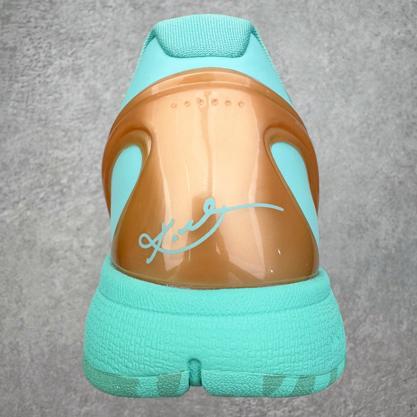 图片[8]-＃GX纯原 NK Zoom Kobe 6 Protro 科比六代 杰伦布伦森 自由女神 IO5774-300 完美复刻公司货 前掌超大Zoom Turbo气垫 后掌EVA缓震 真正的原汁原味 还原ZP脚感 全身鞋材卡料色独家定制 唯一正确喷漆工艺Swoosh 正确凹凸蛇鳞工艺 正确鞋面渐变效果 内全置真动飞态线 独立原厂模具 最大尺码达到48.5码 首批不拼图大几率过验 亲测已过 支持各种高强度实战 无需担心 上脚价 补货周期极长 脚宽建议买大半码 科比系列前掌偏窄 不影响二次销售 支持七天无理由退换 尺码：40 40.5 41 42 42.5 43 44 44.5 45 45.5 46 47.5 48.5 49.6 50.5-选品中心