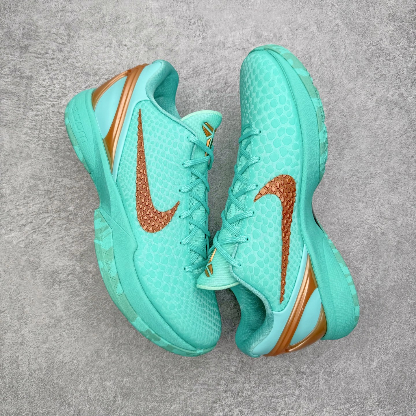 图片[3]-＃GX纯原 NK Zoom Kobe 6 Protro 科比六代 杰伦布伦森 自由女神 IO5774-300 完美复刻公司货 前掌超大Zoom Turbo气垫 后掌EVA缓震 真正的原汁原味 还原ZP脚感 全身鞋材卡料色独家定制 唯一正确喷漆工艺Swoosh 正确凹凸蛇鳞工艺 正确鞋面渐变效果 内全置真动飞态线 独立原厂模具 最大尺码达到48.5码 首批不拼图大几率过验 亲测已过 支持各种高强度实战 无需担心 上脚价 补货周期极长 脚宽建议买大半码 科比系列前掌偏窄 不影响二次销售 支持七天无理由退换 尺码：40 40.5 41 42 42.5 43 44 44.5 45 45.5 46 47.5 48.5 49.6 50.5-选品中心