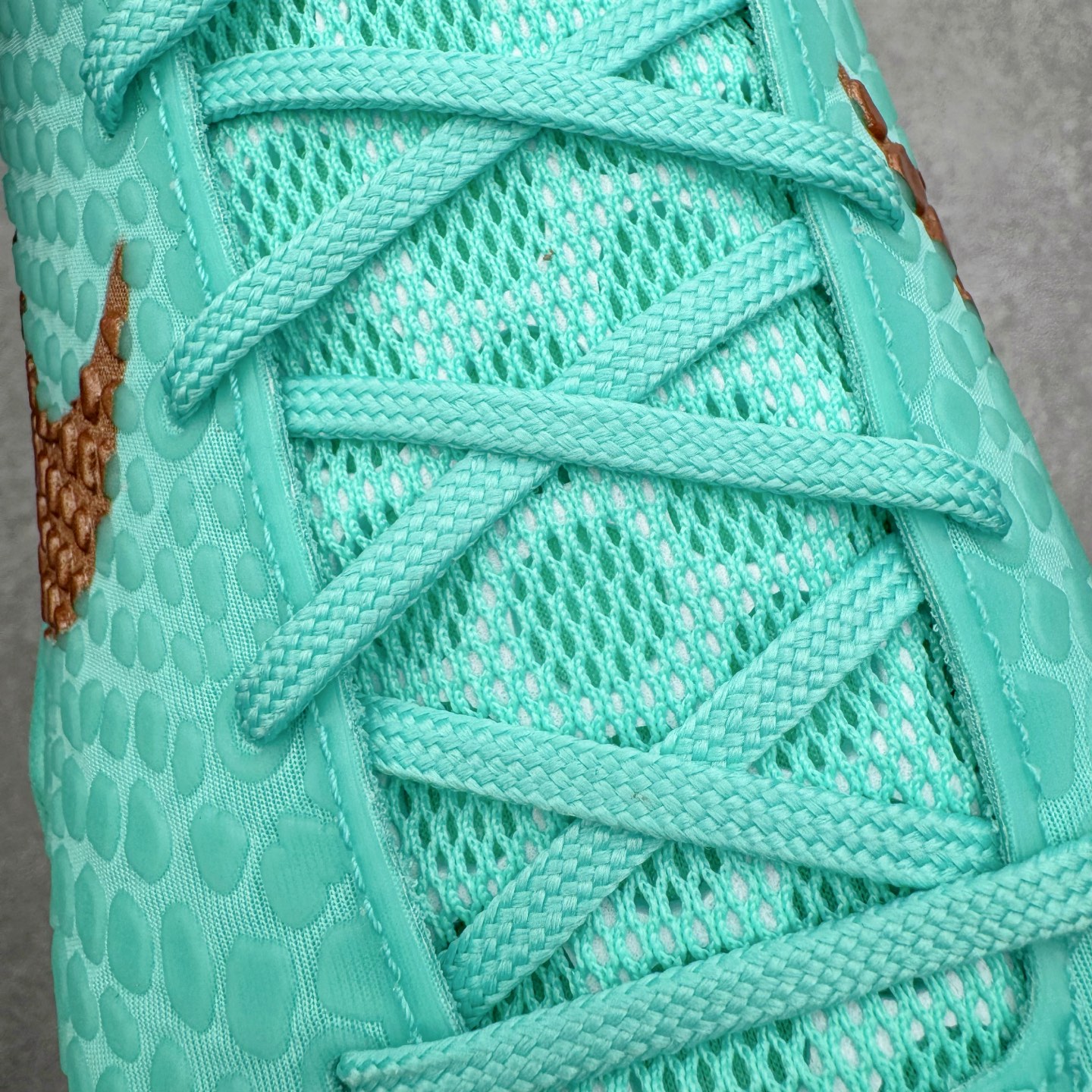 图片[12]-＃GX纯原 NK Zoom Kobe 6 Protro 科比六代 杰伦布伦森 自由女神 IO5774-300 完美复刻公司货 前掌超大Zoom Turbo气垫 后掌EVA缓震 真正的原汁原味 还原ZP脚感 全身鞋材卡料色独家定制 唯一正确喷漆工艺Swoosh 正确凹凸蛇鳞工艺 正确鞋面渐变效果 内全置真动飞态线 独立原厂模具 最大尺码达到48.5码 首批不拼图大几率过验 亲测已过 支持各种高强度实战 无需担心 上脚价 补货周期极长 脚宽建议买大半码 科比系列前掌偏窄 不影响二次销售 支持七天无理由退换 尺码：40 40.5 41 42 42.5 43 44 44.5 45 45.5 46 47.5 48.5 49.6 50.5-选品中心