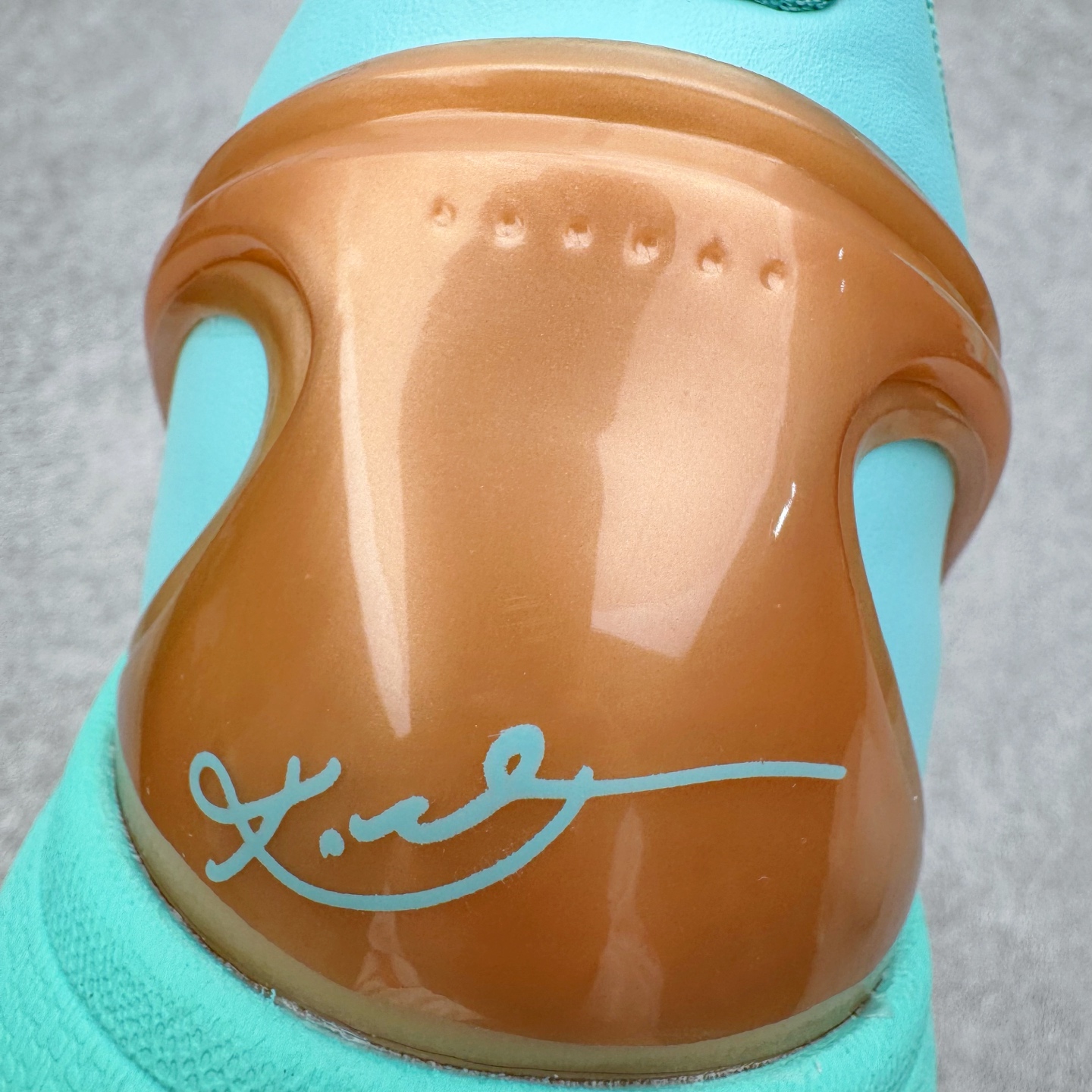 图片[14]-＃GX纯原 NK Zoom Kobe 6 Protro 科比六代 杰伦布伦森 自由女神 IO5774-300 完美复刻公司货 前掌超大Zoom Turbo气垫 后掌EVA缓震 真正的原汁原味 还原ZP脚感 全身鞋材卡料色独家定制 唯一正确喷漆工艺Swoosh 正确凹凸蛇鳞工艺 正确鞋面渐变效果 内全置真动飞态线 独立原厂模具 最大尺码达到48.5码 首批不拼图大几率过验 亲测已过 支持各种高强度实战 无需担心 上脚价 补货周期极长 脚宽建议买大半码 科比系列前掌偏窄 不影响二次销售 支持七天无理由退换 尺码：40 40.5 41 42 42.5 43 44 44.5 45 45.5 46 47.5 48.5 49.6 50.5-选品中心