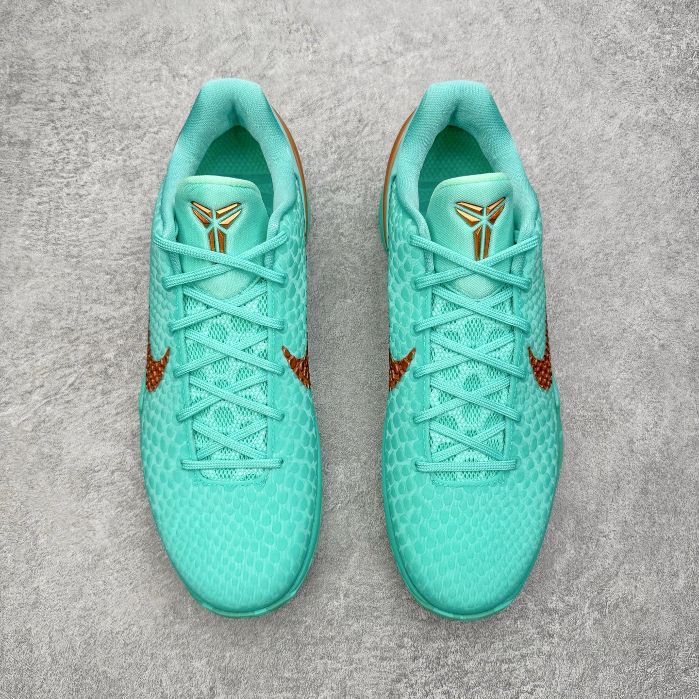 图片[2]-＃GX纯原 NK Zoom Kobe 6 Protro 科比六代 杰伦布伦森 自由女神 IO5774-300 完美复刻公司货 前掌超大Zoom Turbo气垫 后掌EVA缓震 真正的原汁原味 还原ZP脚感 全身鞋材卡料色独家定制 唯一正确喷漆工艺Swoosh 正确凹凸蛇鳞工艺 正确鞋面渐变效果 内全置真动飞态线 独立原厂模具 最大尺码达到48.5码 首批不拼图大几率过验 亲测已过 支持各种高强度实战 无需担心 上脚价 补货周期极长 脚宽建议买大半码 科比系列前掌偏窄 不影响二次销售 支持七天无理由退换 尺码：40 40.5 41 42 42.5 43 44 44.5 45 45.5 46 47.5 48.5 49.6 50.5-选品中心