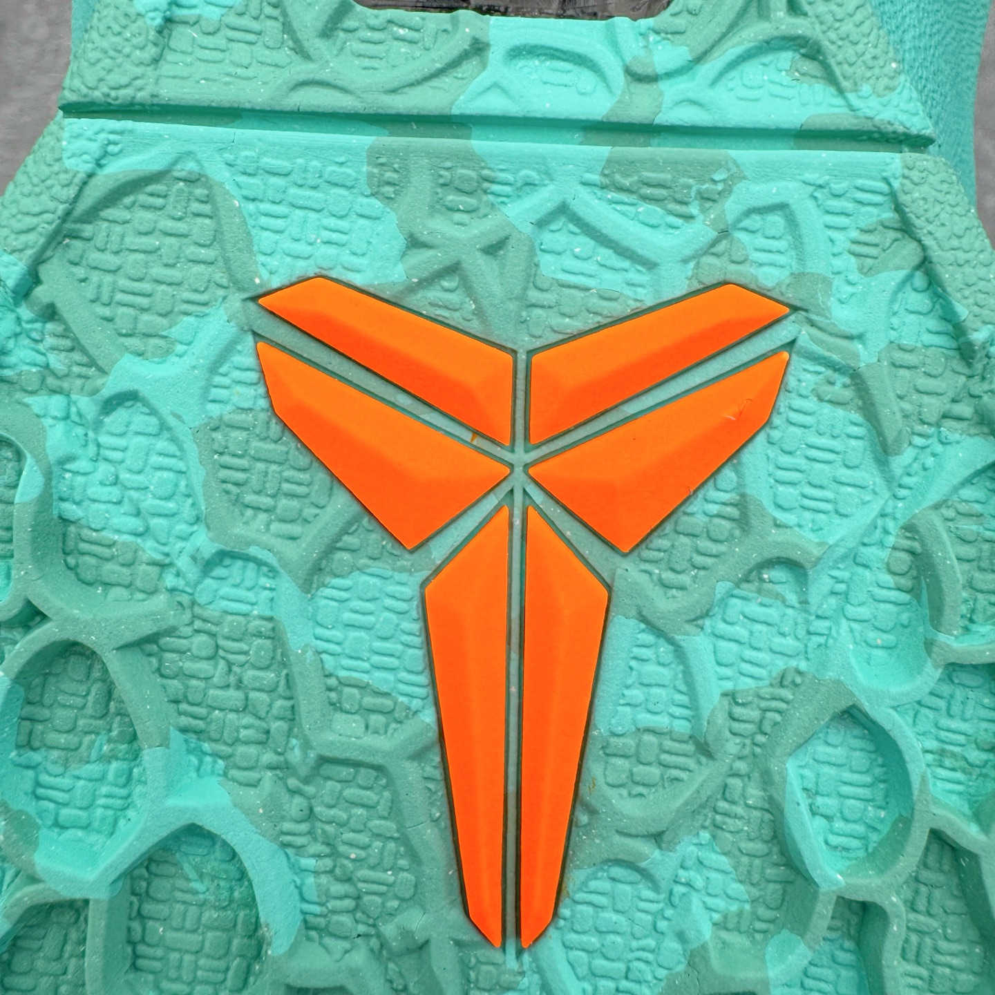 图片[18]-＃GX纯原 NK Zoom Kobe 6 Protro 科比六代 杰伦布伦森 自由女神 IO5774-300 完美复刻公司货 前掌超大Zoom Turbo气垫 后掌EVA缓震 真正的原汁原味 还原ZP脚感 全身鞋材卡料色独家定制 唯一正确喷漆工艺Swoosh 正确凹凸蛇鳞工艺 正确鞋面渐变效果 内全置真动飞态线 独立原厂模具 最大尺码达到48.5码 首批不拼图大几率过验 亲测已过 支持各种高强度实战 无需担心 上脚价 补货周期极长 脚宽建议买大半码 科比系列前掌偏窄 不影响二次销售 支持七天无理由退换 尺码：40 40.5 41 42 42.5 43 44 44.5 45 45.5 46 47.5 48.5 49.6 50.5-选品中心