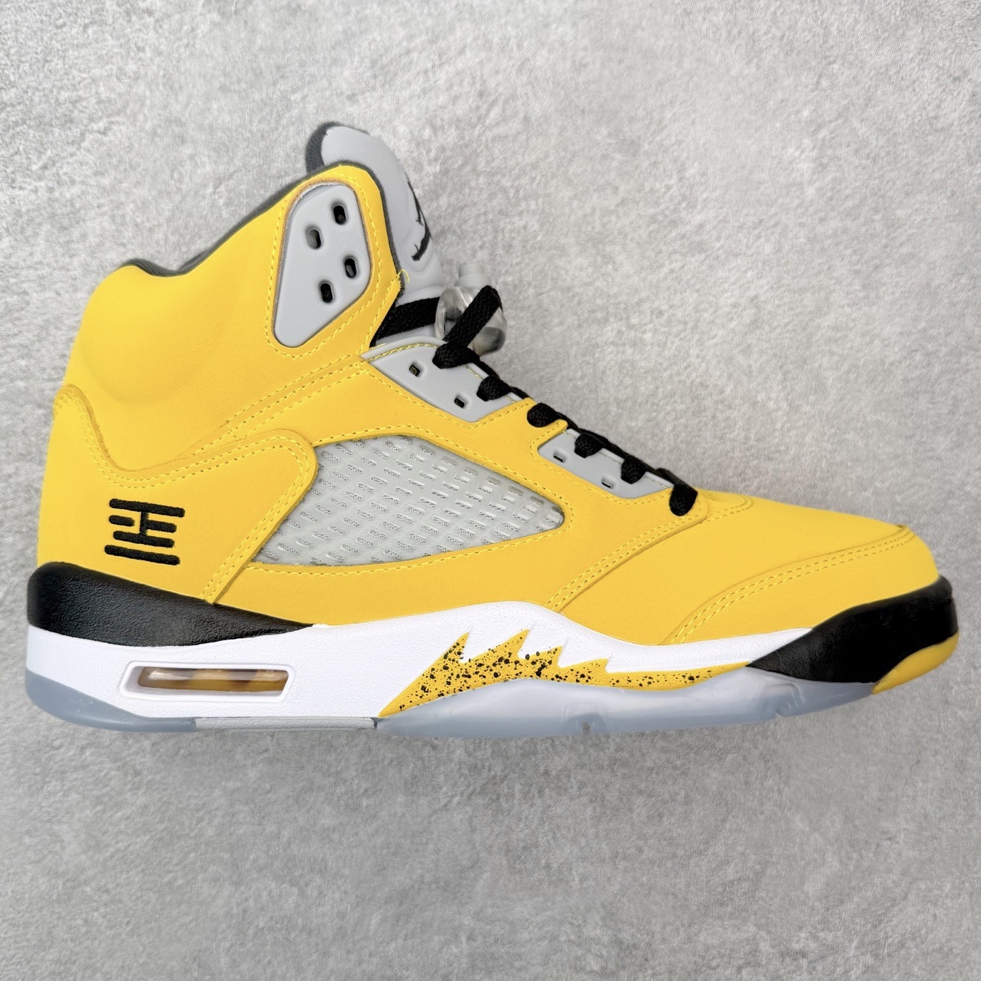 #外贸版 Air Jordan AJ5 Retro Tokyo T23 京东黑黄 IO3372-700 原纸板楦头开发 进口头层皮料 完美鞋型匹配公司货 正确鞋舌立体高频 最新原厂底模 大底卡色咬花完美 鞋柜必备鞋款 终端现货供应 尺码:36 36.5 37.5 38 38.5 39 40 40.5 41 42 42.5 43 44 44.5 45 46 47.5-选品中心