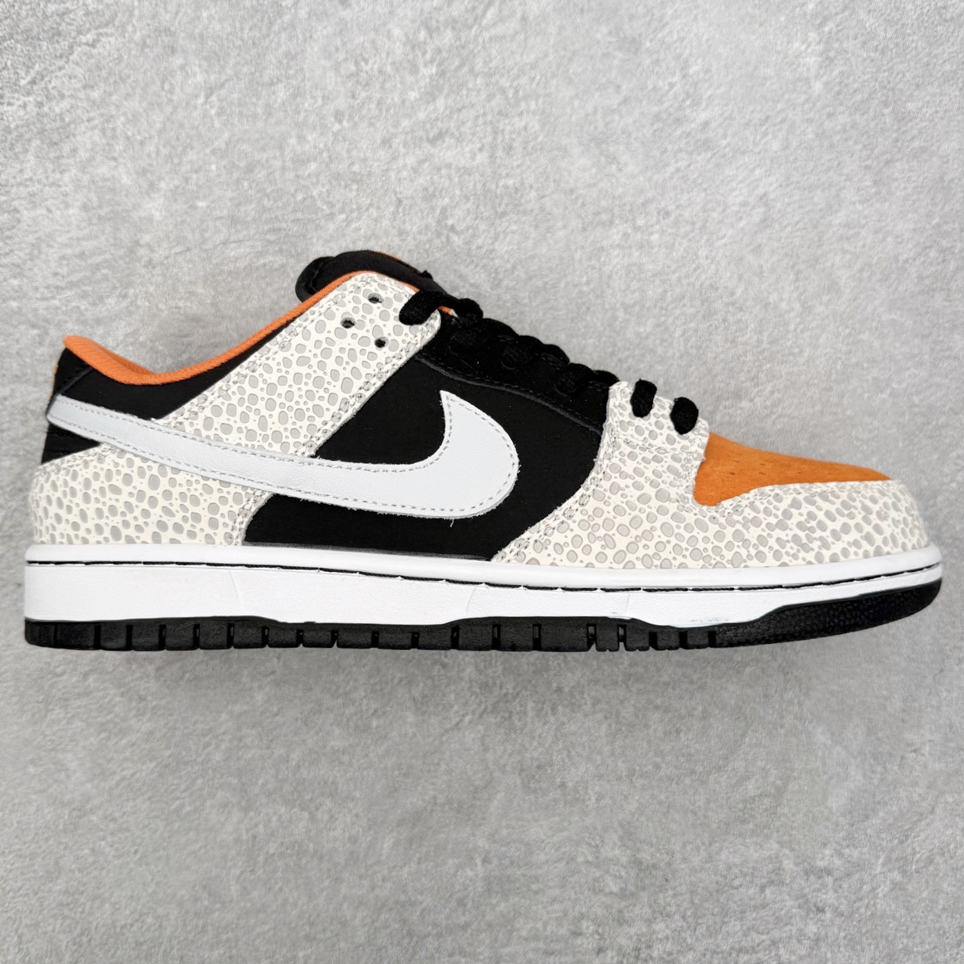 #F版 NK SB Dunk Low FZ1233-001 极限压缩利润空间 超乎所想的高性价比 用料绝不含糊 原盒原配 正确耐磨橡胶大底 超高清洁度 全鞋零毛边皮料切割 全套原楦原模倾力打造完美版型 尺码:36 36.5 37.5 38 38.5 39 40 40.5 41 42 42.5 43 44 44.5 45 46 47.5-选品中心