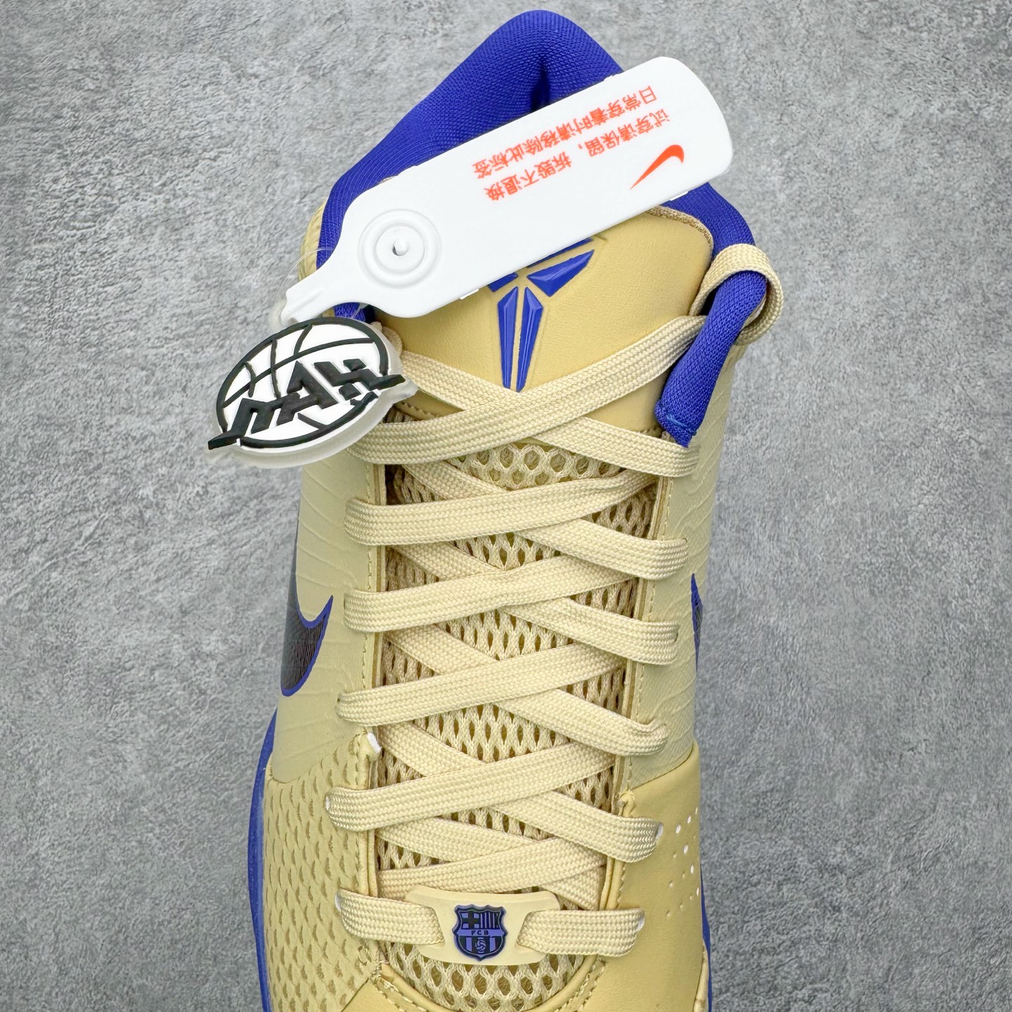 图片[5]-＃灭世 NK Zoom Kobe 4 FC 科比四代 巴塞罗那 金黑紫 IM2532-701 历时半年 重新开版 最高工艺 最高标准 打造顶级实战旗舰标杆 实战属性TOP 1 接受任意版本实战性能正面PK 实力源自深耕实战球鞋的工业底蕴 王者归来绝非空穴来风 杜绝杀猪 感受一分钱十分货诚意巨作 ✅原厂超厚头层磨砂牛皮 ➕独家定制头层蛇鳞纹 ✅正确蛇鳞压印原盒 ✅原厂复刻纸板➕原楦调试 历时半年 打造近乎完美版型（包裹体验 鞋脚一体性 99% 无限接近） ✅中底MD黑色部分为特殊组合工艺 外层复合超薄绒布，触摸触感明显区分市场货品 【市场唯一同步正品工艺货品】 ✅代工级品控 一个月独家售后 为实战保驾护航 尺码：39-47.5-选品中心
