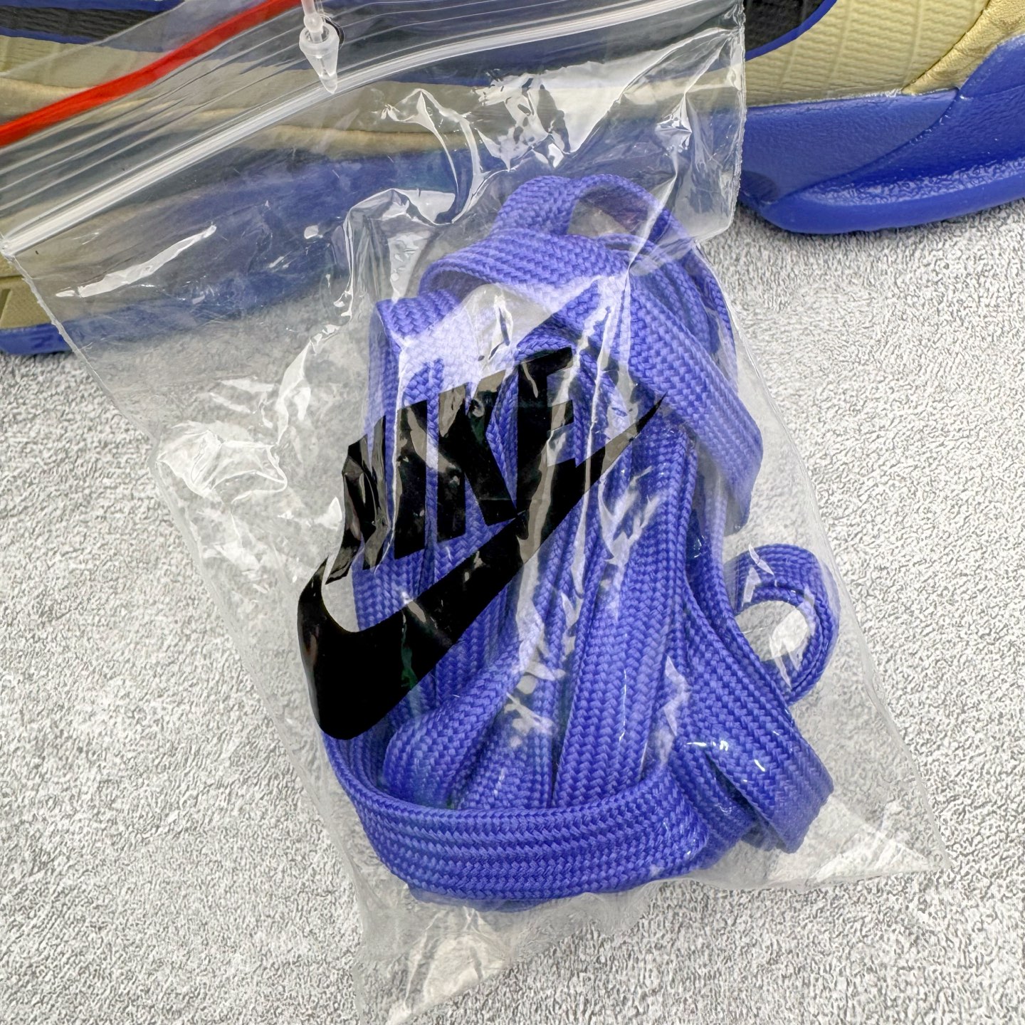 图片[11]-＃灭世 NK Zoom Kobe 4 FC 科比四代 巴塞罗那 金黑紫 IM2532-701 历时半年 重新开版 最高工艺 最高标准 打造顶级实战旗舰标杆 实战属性TOP 1 接受任意版本实战性能正面PK 实力源自深耕实战球鞋的工业底蕴 王者归来绝非空穴来风 杜绝杀猪 感受一分钱十分货诚意巨作 ✅原厂超厚头层磨砂牛皮 ➕独家定制头层蛇鳞纹 ✅正确蛇鳞压印原盒 ✅原厂复刻纸板➕原楦调试 历时半年 打造近乎完美版型（包裹体验 鞋脚一体性 99% 无限接近） ✅中底MD黑色部分为特殊组合工艺 外层复合超薄绒布，触摸触感明显区分市场货品 【市场唯一同步正品工艺货品】 ✅代工级品控 一个月独家售后 为实战保驾护航 尺码：39-47.5-选品中心