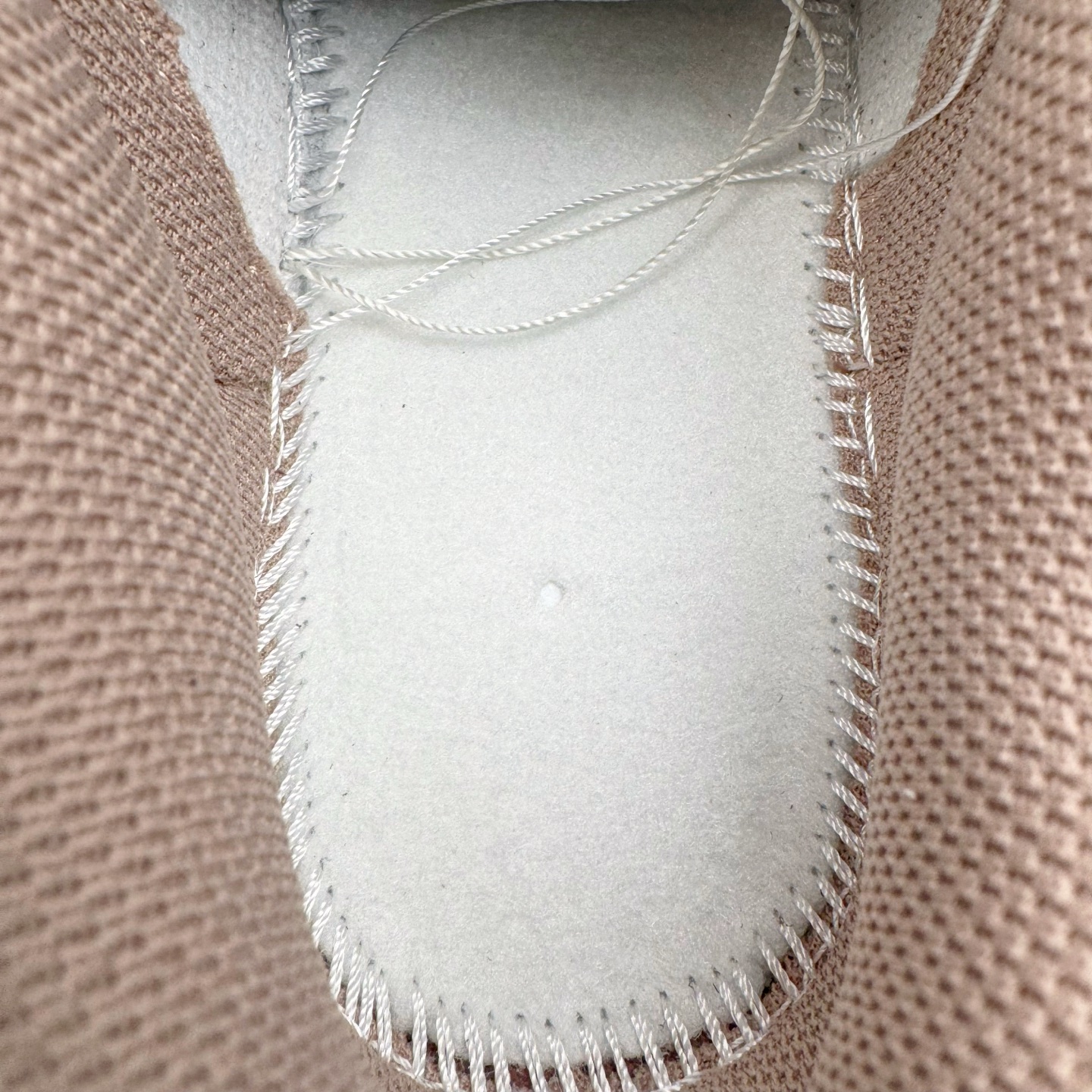 图片[11]-＃YC纯原 NK Dunk Low 粉棕 DD1503-125 实力大厂出品 新配色陆续开发 利润个位数只为口碑 全套原纸板楦头开发 确保原汁原味 完美呈现DUNK版型 一比一鞋头弧度高度鞋身弧度 此版本只针对中端市场 皮料材质有所更替 其他数据细节工艺流程均保持一致 绝不口嗨 细节品控鞋型随意对比 独家私模官方第六代原厂航空铝磨具打磨大底 鞋头坡度极致还原 无解鞋型 原盒原配 圈内天花板工艺 原厂玻璃冲刀 超高清洁度 全鞋零毛边皮料切割 原厂中底布点胶 中底布拉帮走线遵循公司 尺码：36 36.5 37.5 38 38.5 39 40 40.5 41 42 42.5 43 44 44.5 45 46-选品中心