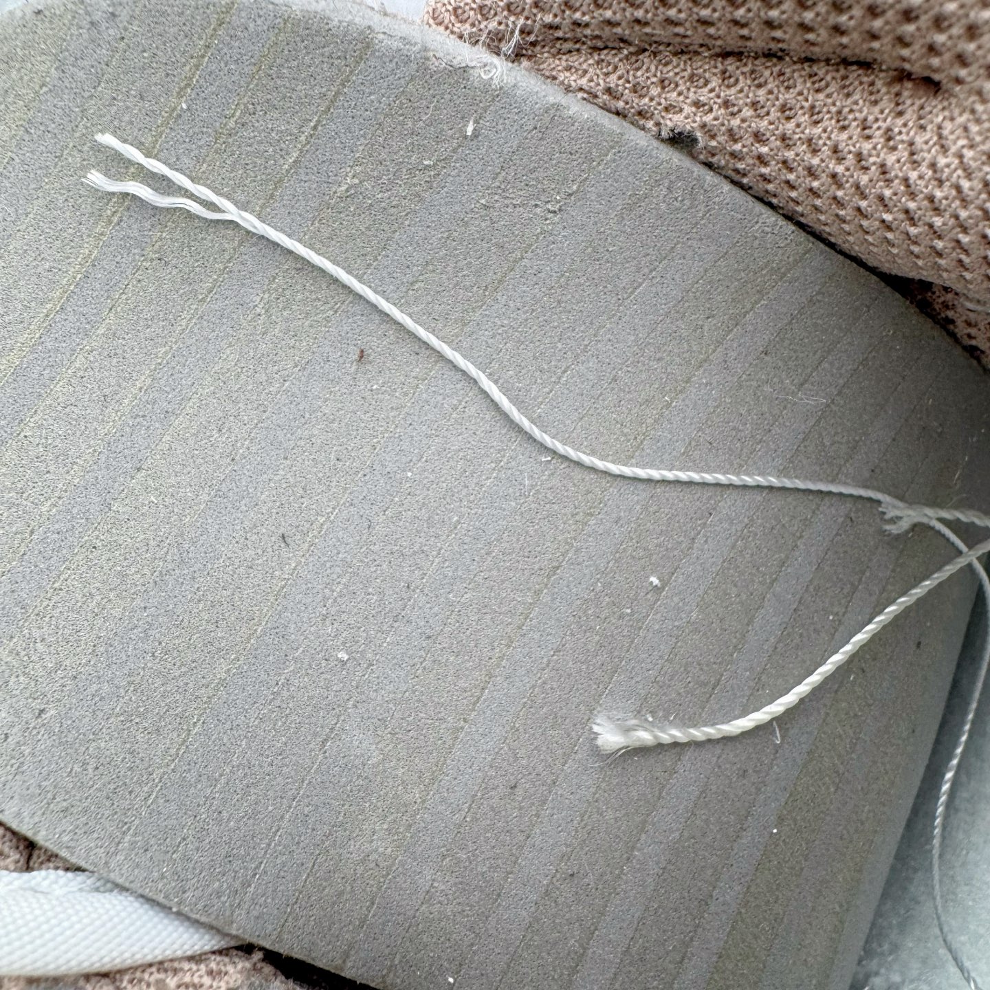 图片[10]-＃YC纯原 NK Dunk Low 粉棕 DD1503-125 实力大厂出品 新配色陆续开发 利润个位数只为口碑 全套原纸板楦头开发 确保原汁原味 完美呈现DUNK版型 一比一鞋头弧度高度鞋身弧度 此版本只针对中端市场 皮料材质有所更替 其他数据细节工艺流程均保持一致 绝不口嗨 细节品控鞋型随意对比 独家私模官方第六代原厂航空铝磨具打磨大底 鞋头坡度极致还原 无解鞋型 原盒原配 圈内天花板工艺 原厂玻璃冲刀 超高清洁度 全鞋零毛边皮料切割 原厂中底布点胶 中底布拉帮走线遵循公司 尺码：36 36.5 37.5 38 38.5 39 40 40.5 41 42 42.5 43 44 44.5 45 46-选品中心