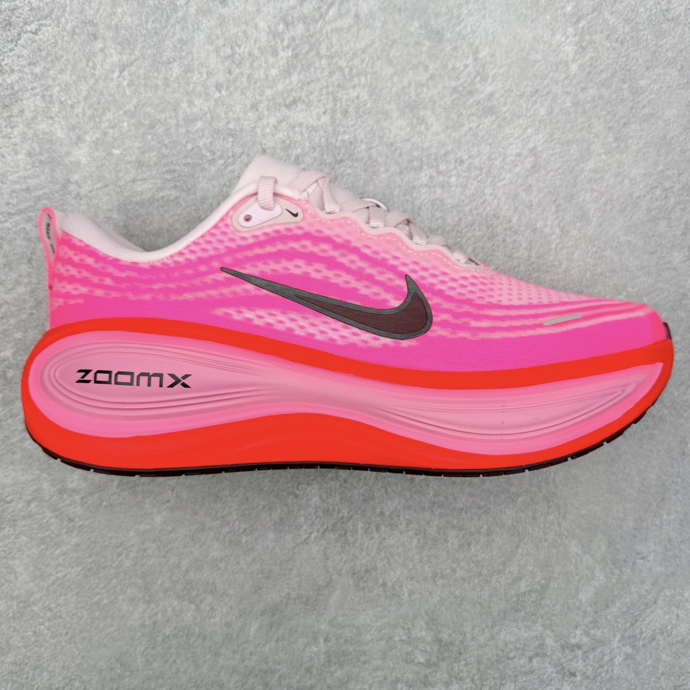 NK Vomero Plus 时尚舒适 网布防滑耐磨 低帮跑步鞋 HV8154-604 实拍调校N版已经零色差零失真 百分百还原实物色彩所见即所得 不存在货不对板色差等低级问题 选购参考实物拍摄 不混卖不参货 只用心做好货严格选品 承诺混一赔十 尺码:36 36.5 37.5 38 38.5 39 40 40.5 41 42 42.5 43 44 44.5 45-选品中心