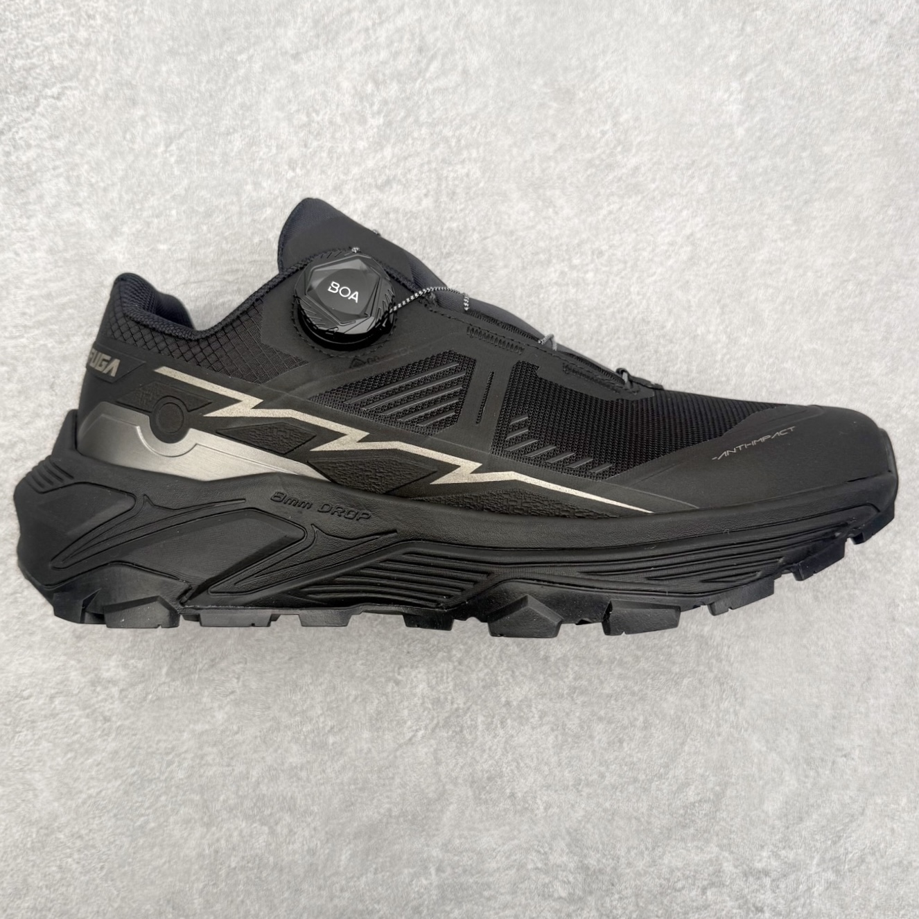 ＃K版 KAILAS FUGA EX3 BOA 凯乐石25款舒适缓冲徒步 织物TPU减震防滑透气包裹性轻便低帮 超强抓地力越野跑步鞋 KAILAS凯乐石品牌是全球三大全系攀登品牌之一，于2003年创立于中国广州，致力于为有攀登梦想的户外运动员及爱好者，研发制造功能性专业装备，满足他们在极限环境下安全舒适的需求，凯乐石专注于科技面料的开发及专业功能设计，产品线覆盖登山、攀岩、徒步、越野跑山、露营、旅行等多项户外运动，通过运动员的测试反馈，不断进化迭代，产品荣获国内外大奖71座，发明专利21个，更突破性的自主研发攀登器械，打造出中国的攀登硬实力。实拍调校N版已经零色差零失真 百分百还原实物色彩所见即所得 不存在货不对板色差等低级问题 选购参考实物拍摄 不混卖不参货 只用心做好货严格选品 承诺混一赔十 尺码：36 36.5 37.5 38 38.5 39 39.5 40 40.5 41 41.5 42 42.5 43 44 44.5 45-选品中心