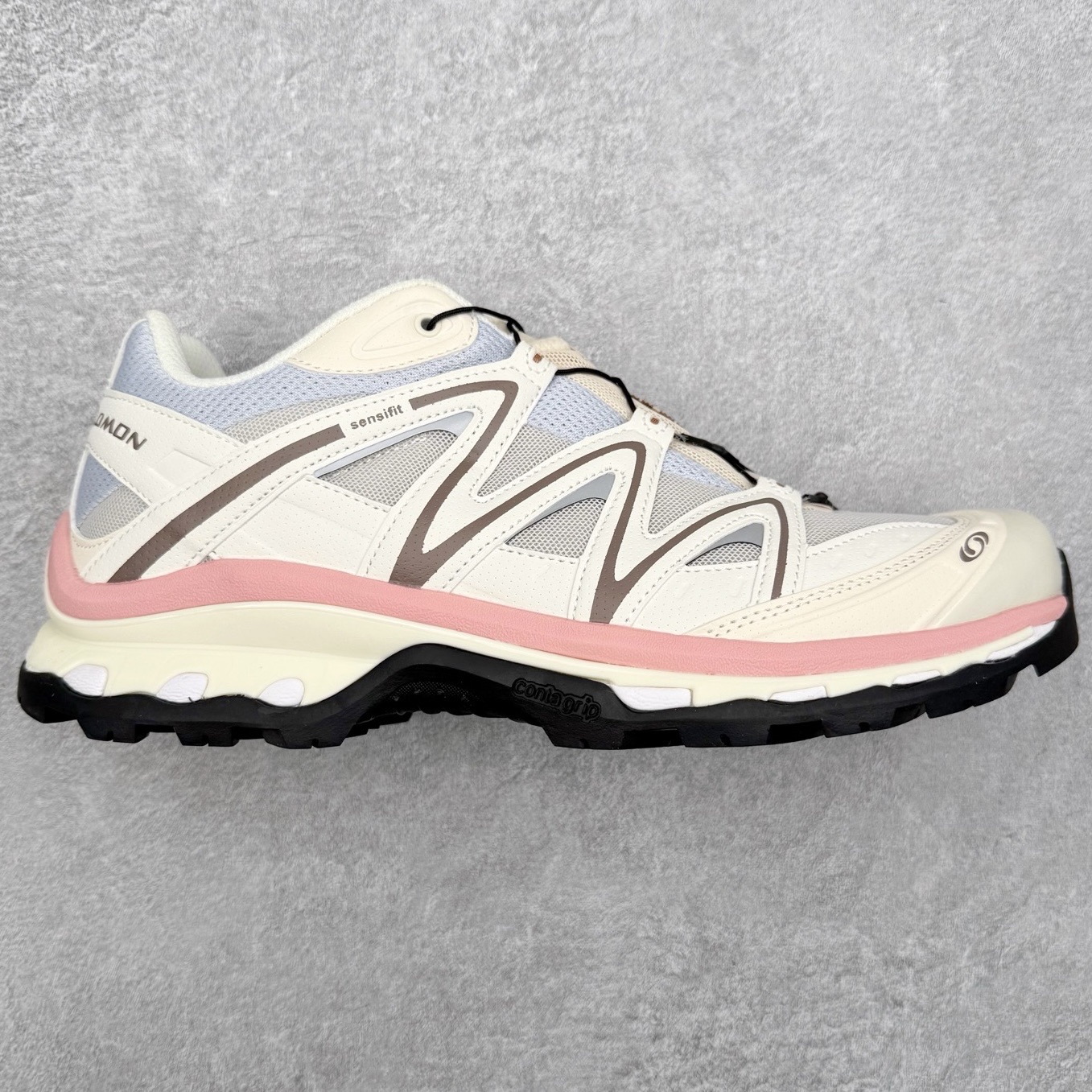 图片[7]-＃PK纯原福利 Salomon XT-QUEST ADV 萨洛蒙潮流越野机能户外功能鞋 基于市场现有版本全新升级调整改良 现阶段市场最强产物 全新主色陆续出货 大底描漆工整零瑕疵 鞋头定型弧度完美 纯原外贸平台特供订单 耗时半年巨作 全套原纸板楦头开发 原厂特供网布配套加持 确保原汁原味 完美呈现版型 原档数据独家私模五层组合大底 男女鞋同步官方开发至46.5 原装Ortholite轻量化鞋垫 中底布带钢印编号 原厂TPU锁扣 进口港宝加持 后跟自然饱满 还原公司包裹性 基于 SALOMON 初代 XT 鞋身造型并搭载 4D ADVANCED CHASSIS™ 大底打造而成 为这款 XT-QUEST 带来了多项足部控制与保护等功能性 如在运动过程中控制左右晃动的过程而提高稳定性、改善长途越野过程中足中到足尖的过渡、提高感知岩石的精确度以抵抗尖锐物体对脚底的伤害以及采用动态缓冲来增强穿着舒适感 从而减轻疲劳感 使XT-QUEST 成为一双舒适且安全的户外之履 尺码：36 36.5 37.5 38 38.5 39 40 40.5 41 42 42.5 43 44 44.5 45-选品中心