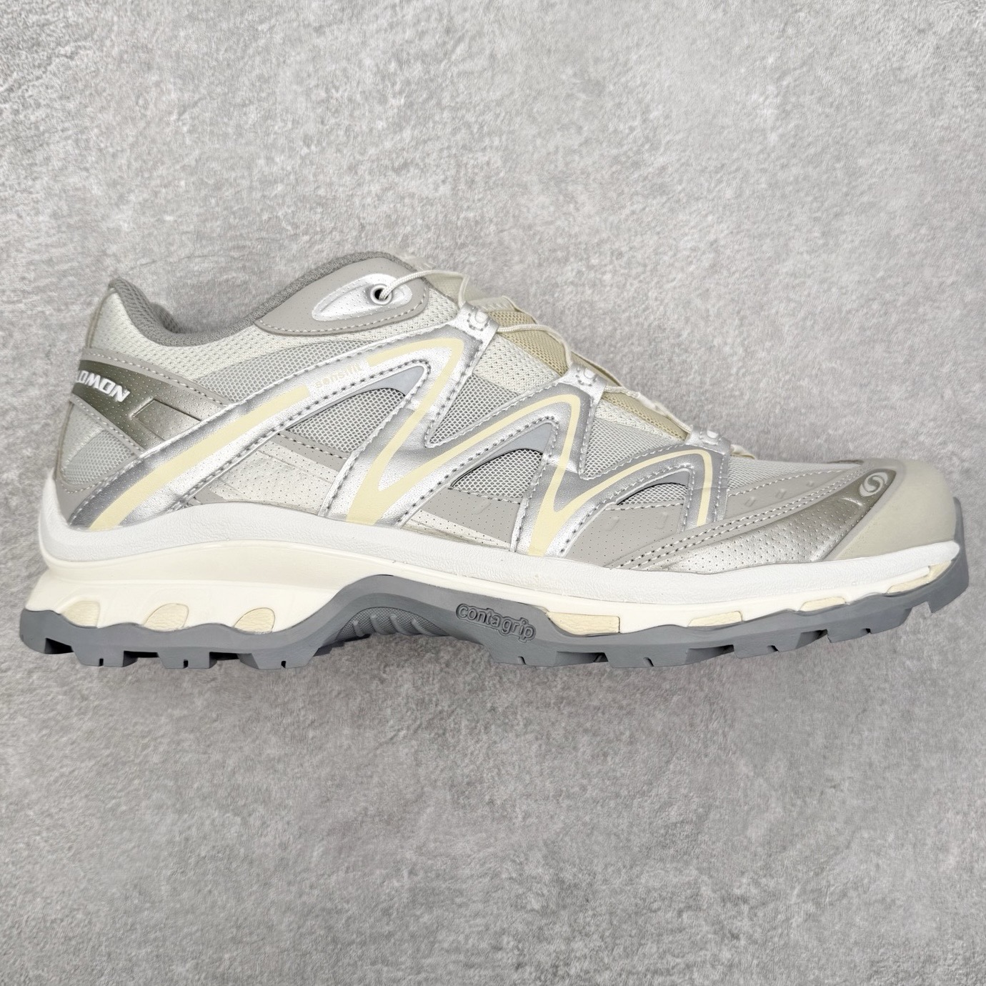 ＃PK纯原福利 Salomon XT-QUEST ADV 萨洛蒙潮流越野机能户外功能鞋 基于市场现有版本全新升级调整改良 现阶段市场最强产物 全新主色陆续出货 大底描漆工整零瑕疵 鞋头定型弧度完美 纯原外贸平台特供订单 耗时半年巨作 全套原纸板楦头开发 原厂特供网布配套加持 确保原汁原味 完美呈现版型 原档数据独家私模五层组合大底 男女鞋同步官方开发至46.5 原装Ortholite轻量化鞋垫 中底布带钢印编号 原厂TPU锁扣 进口港宝加持 后跟自然饱满 还原公司包裹性 基于 SALOMON 初代 XT 鞋身造型并搭载 4D ADVANCED CHASSIS™ 大底打造而成 为这款 XT-QUEST 带来了多项足部控制与保护等功能性 如在运动过程中控制左右晃动的过程而提高稳定性、改善长途越野过程中足中到足尖的过渡、提高感知岩石的精确度以抵抗尖锐物体对脚底的伤害以及采用动态缓冲来增强穿着舒适感 从而减轻疲劳感 使XT-QUEST 成为一双舒适且安全的户外之履 尺码：36 36.5 37.5 38 38.5 39 40 40.5 41 42 42.5 43 44 44.5 45-选品中心