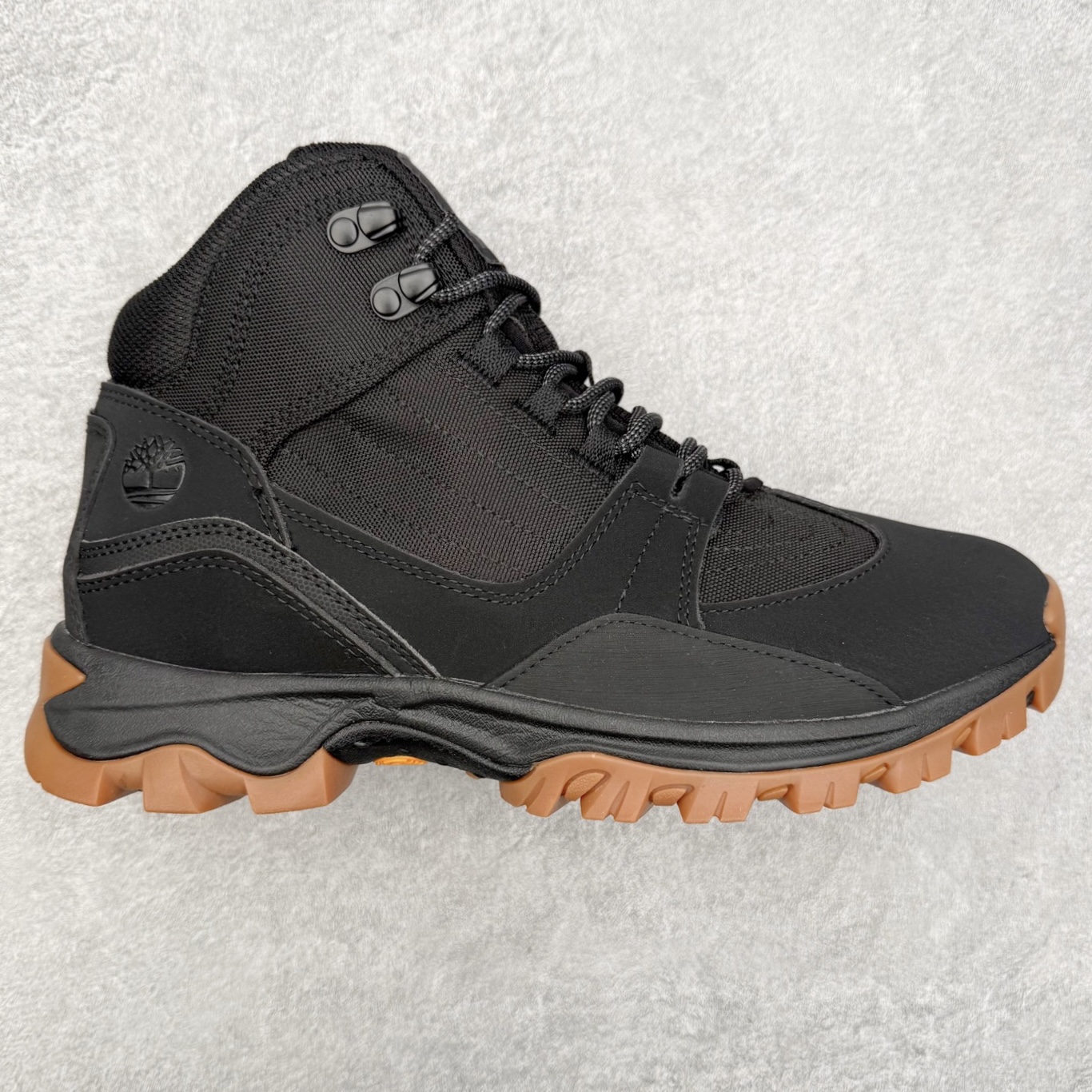 Timberland 添柏岚/天伯伦 25秋冬新款 经典户外休闲大黄靴 广东大厂品质 原盒原包装 面料采用意大利🇮🇹顶级磨砂细纹牛皮搭配防臭防腐真皮乳胶鞋垫给您完美的穿着体验 质量考究耐穿型男必备 专治不帅 高品质脚感一流 货号:TB99350 尺码:39 40 41 42 43 44 (标准码)-选品中心