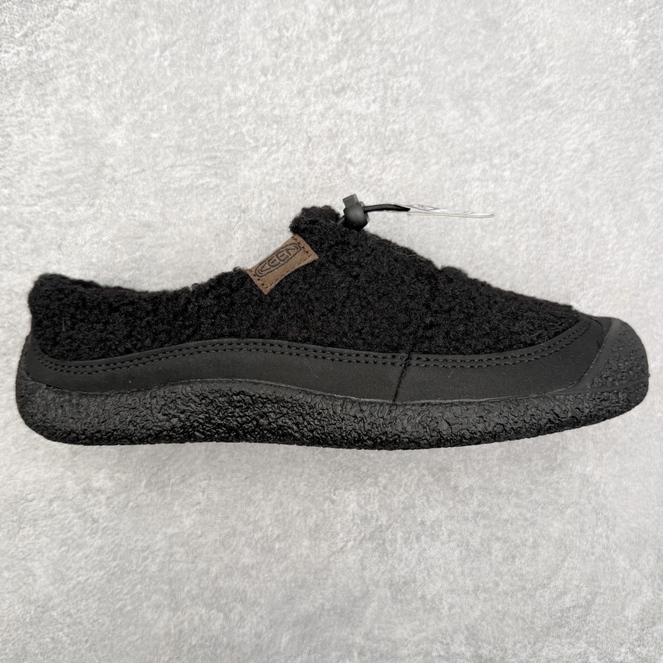 中山原单货 极力推荐版本 KEEN 科恩 Howser 3 Slide 爆款小羊蹄上线了 原创版型 简约外形时尚可户内户外任意穿梭 弹力鞋带锁定系统方便穿脱 橡胶大底 环保无异味 舒适的一脚蹬设计 创新家居混合款式 主货号：1026651 尺码：35 36 37 38 39 40 41-选品中心