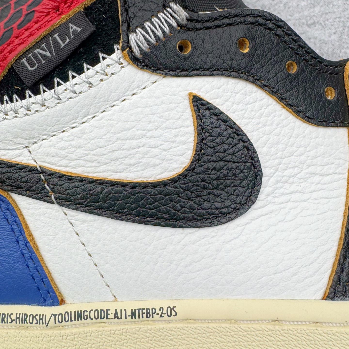 图片[23]-＃PK纯原 Union LA x Fragment Design x Air Jordan AJ1 Retro High NRG 三方联名四色拼接灰白蓝红 IO7847-002 圈内最强系列 高端零售特供批次 产品品控稳定性领先行业 各方面均可对飙L版 良心定价不杀猪 SZ原厂全套原楦原纸板冲刀磨具开发 原厂皮料加持 原厂港宝加持定型后跟R度完美 同源原厂电绣 飞翼针数密度立体效果一致 百分百一致原鞋 原厂拉帮工艺 针距密度一致 后跟弧度收口自然不对折 极致一眼正品既视感 进口玻璃冲刀皮料裁剪零毛边 全鞋电脑针车工艺 品控清洁度最高QC检验标准 免检产品 原厂订购鞋盒、鞋标、防尘纸、鞋撑、鞋带 追求极致的原厂味道 尺码：36 36.5 37.5 38 38.5 39 40 40.5 41 42 42.5 43 44 44.5 45 46 47.5-选品中心