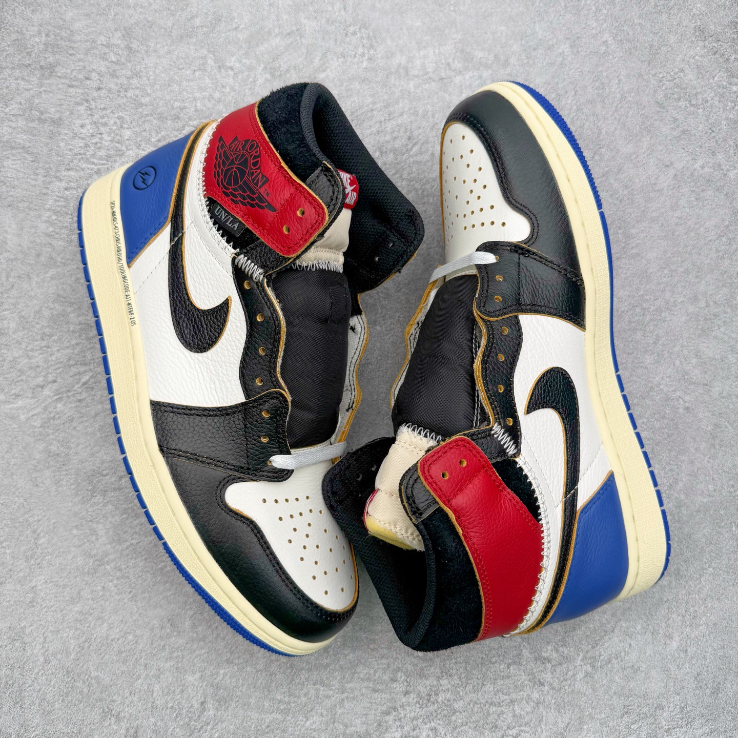 图片[3]-＃PK纯原 Union LA x Fragment Design x Air Jordan AJ1 Retro High NRG 三方联名四色拼接灰白蓝红 IO7847-002 圈内最强系列 高端零售特供批次 产品品控稳定性领先行业 各方面均可对飙L版 良心定价不杀猪 SZ原厂全套原楦原纸板冲刀磨具开发 原厂皮料加持 原厂港宝加持定型后跟R度完美 同源原厂电绣 飞翼针数密度立体效果一致 百分百一致原鞋 原厂拉帮工艺 针距密度一致 后跟弧度收口自然不对折 极致一眼正品既视感 进口玻璃冲刀皮料裁剪零毛边 全鞋电脑针车工艺 品控清洁度最高QC检验标准 免检产品 原厂订购鞋盒、鞋标、防尘纸、鞋撑、鞋带 追求极致的原厂味道 尺码：36 36.5 37.5 38 38.5 39 40 40.5 41 42 42.5 43 44 44.5 45 46 47.5-选品中心