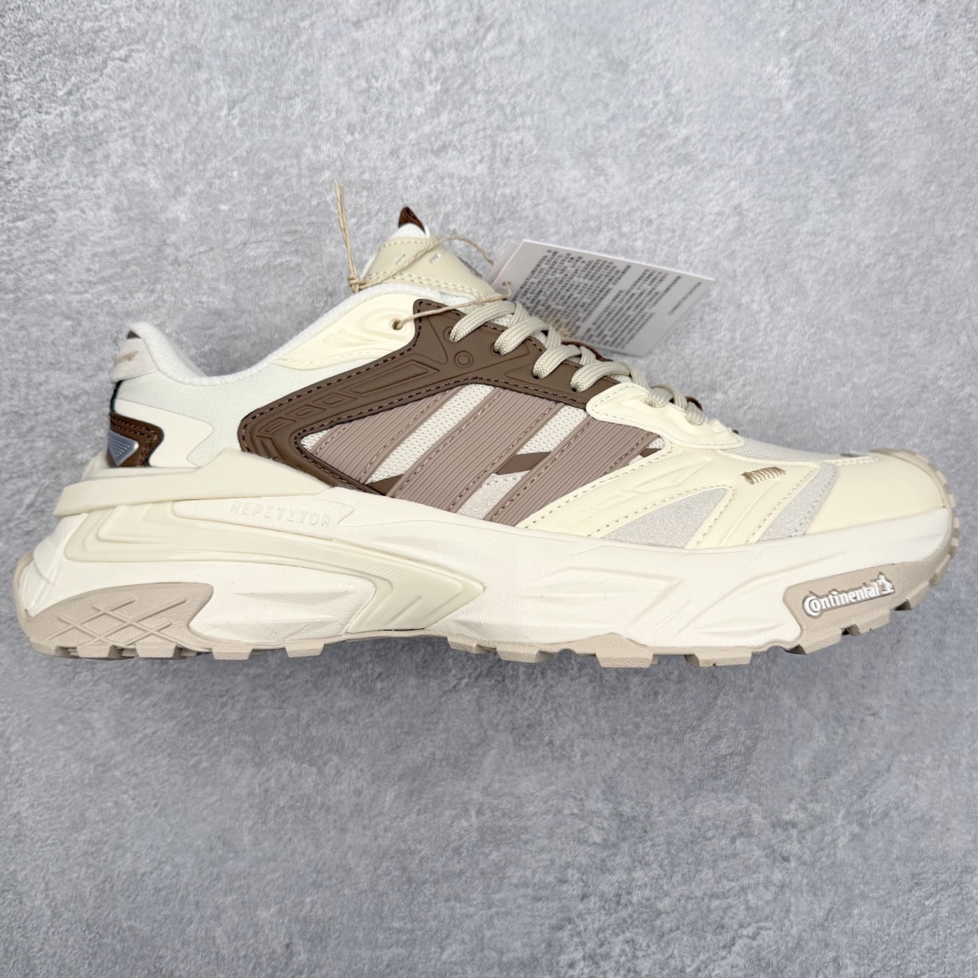 AD XLG STORM EDGE 经典百搭防滑老爹鞋 男女同款 实拍调校N版已经零色差零失真 百分百还原实物色彩所见即所得 不存在货不对板色差等低级问题 选购参考实物拍摄 不混卖不参货 只用心做好货严格选品 承诺混一赔十 尺码：36 36.5 37.5 38 38.5 39 40 40.5 41 42 42.5 43 44 44.5 45-选品中心