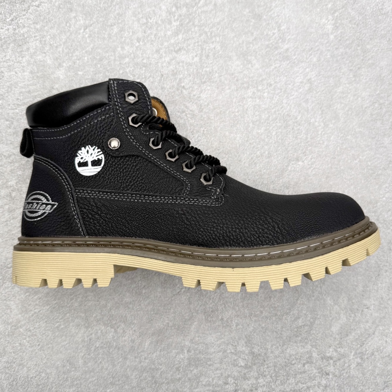 Timberland 添柏岚/天伯伦 25秋冬新款 经典户外休闲大黄靴 广东大厂品质 原盒原包装 面料采用意大利🇮🇹顶级磨砂细纹牛皮搭配防臭防腐真皮乳胶鞋垫给您完美的穿着体验 质量考究耐穿型男必备 专治不帅 高品质脚感一流 尺码：35 36 37 38 39 40 41 42 43 44 (标准码)-选品中心