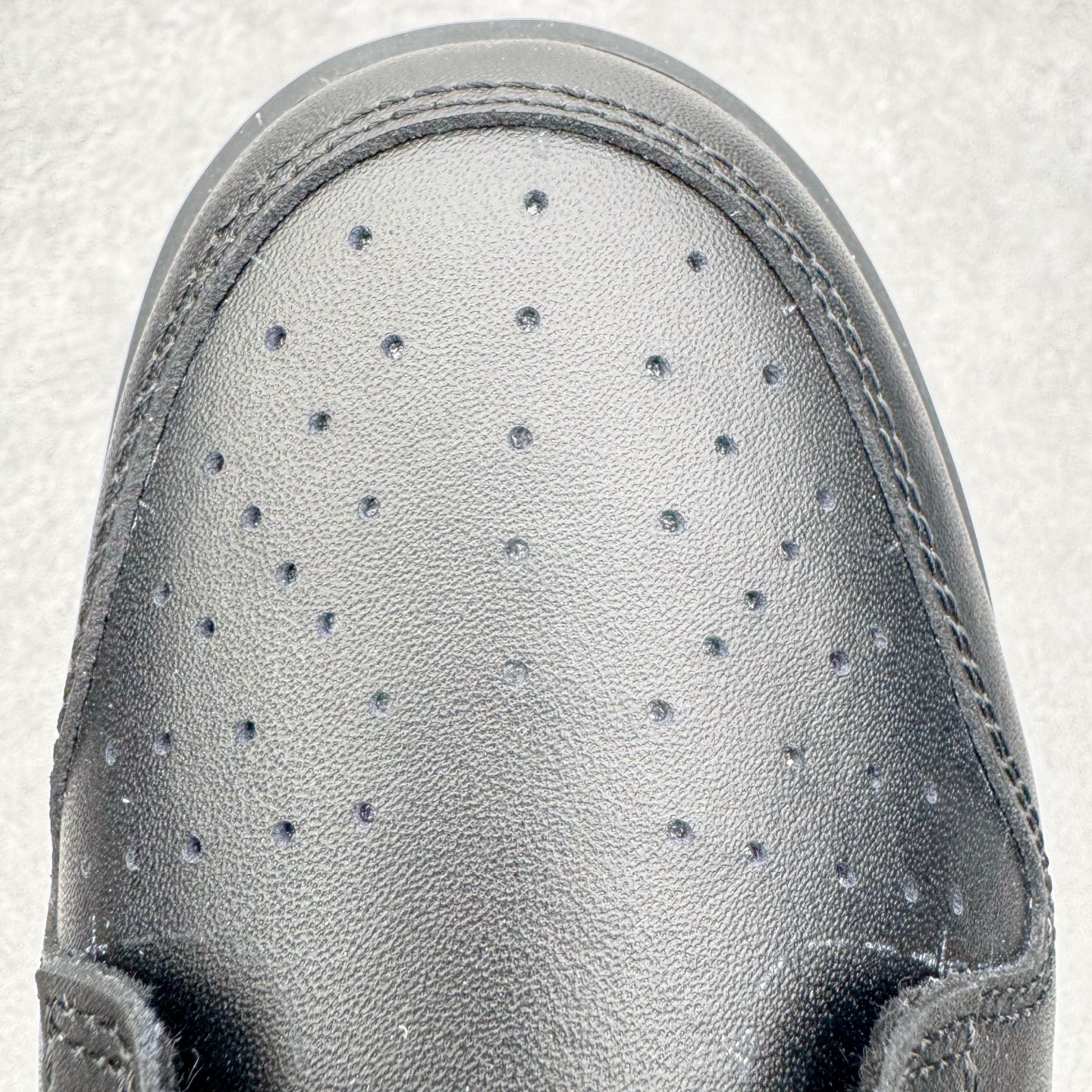 图片[15]-＃YC纯原 NK Dunk Low 黑白 IO7606-010 实力大厂出品 新配色陆续开发 利润个位数只为口碑 全套原纸板楦头开发 确保原汁原味 完美呈现DUNK版型 一比一鞋头弧度高度鞋身弧度 此版本只针对中端市场 皮料材质有所更替 其他数据细节工艺流程均保持一致 绝不口嗨 细节品控鞋型随意对比 独家私模官方第六代原厂航空铝磨具打磨大底 鞋头坡度极致还原 无解鞋型 原盒原配 圈内天花板工艺 原厂玻璃冲刀 超高清洁度 全鞋零毛边皮料切割 原厂中底布点胶 中底布拉帮走线遵循公司 尺码：36 36.5 37.5 38 38.5 39 40 40.5 41 42 42.5 43 44 44.5 45 46-选品中心