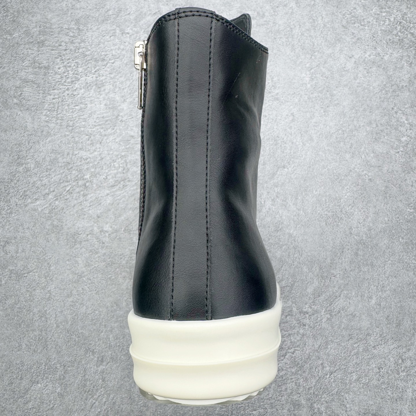 图片[8]-＃DG纯原 Rick Owens Edfu 瑞克·欧文斯高帮皮面时尚运动板鞋 棕色擦旧 二级市场已经7K以上 平台客户随意卖四位数 RO广东原厂出品 纯原天花板 原版一比一复刻 冲正绝不翻车 还原度达到百分之98以上 原楦开发纸版版型 ZP拆解原版1：1复模裁片纸版 力求做到0错位 这样才能达到和zp一致的鞋型味道 采用进口cnc数控机床开发对版独家tpu奶香大底 区别于市场所有版本 zp同源全头层粒面小牛皮 达到和zp一致手感 原厂进口细纹布 万邦订购原厂高弹粉红色海绵 内里搭配软质细腻羊皮 TPU高密度大底 软硬度透光度高已经测试和原版一致 尺码：36 37 38 39 40 41 42 43 44 45 46-选品中心