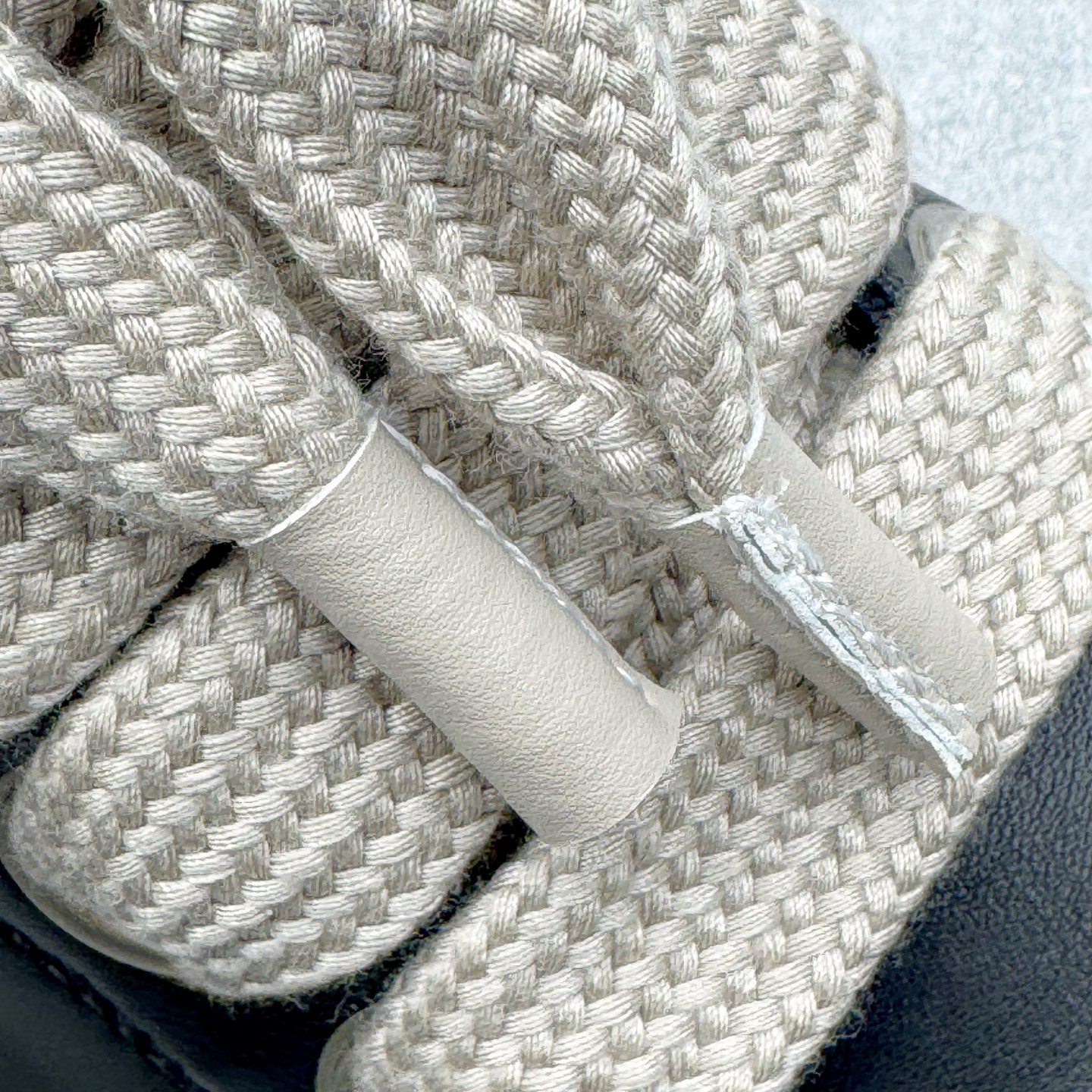 图片[16]-＃DG纯原 Rick Owens Edfu 瑞克·欧文斯高帮皮面时尚运动板鞋 棕色擦旧 二级市场已经7K以上 平台客户随意卖四位数 RO广东原厂出品 纯原天花板 原版一比一复刻 冲正绝不翻车 还原度达到百分之98以上 原楦开发纸版版型 ZP拆解原版1：1复模裁片纸版 力求做到0错位 这样才能达到和zp一致的鞋型味道 采用进口cnc数控机床开发对版独家tpu奶香大底 区别于市场所有版本 zp同源全头层粒面小牛皮 达到和zp一致手感 原厂进口细纹布 万邦订购原厂高弹粉红色海绵 内里搭配软质细腻羊皮 TPU高密度大底 软硬度透光度高已经测试和原版一致 尺码：36 37 38 39 40 41 42 43 44 45 46-选品中心