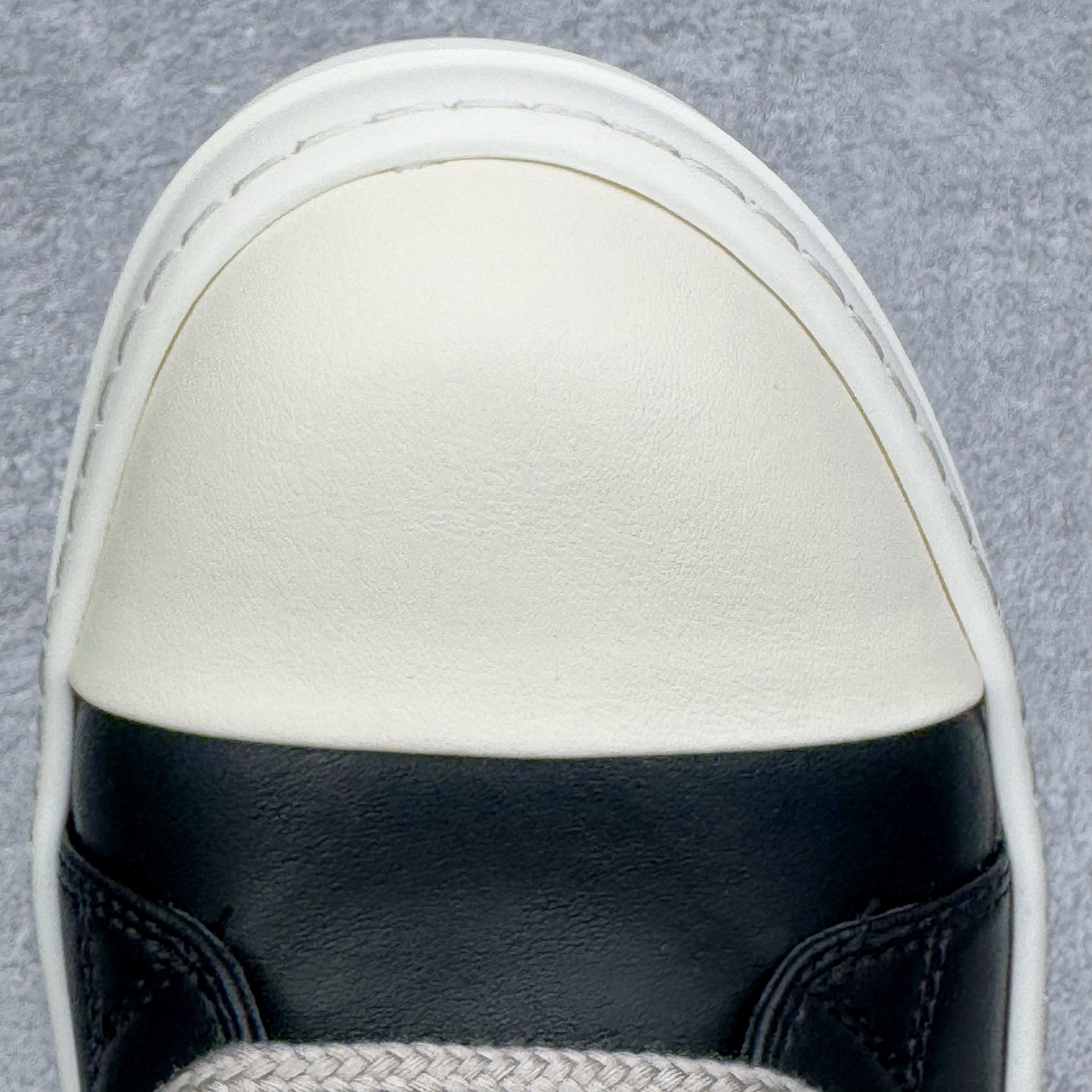 图片[18]-＃DG纯原 Rick Owens Edfu 瑞克·欧文斯高帮皮面时尚运动板鞋 棕色擦旧 二级市场已经7K以上 平台客户随意卖四位数 RO广东原厂出品 纯原天花板 原版一比一复刻 冲正绝不翻车 还原度达到百分之98以上 原楦开发纸版版型 ZP拆解原版1：1复模裁片纸版 力求做到0错位 这样才能达到和zp一致的鞋型味道 采用进口cnc数控机床开发对版独家tpu奶香大底 区别于市场所有版本 zp同源全头层粒面小牛皮 达到和zp一致手感 原厂进口细纹布 万邦订购原厂高弹粉红色海绵 内里搭配软质细腻羊皮 TPU高密度大底 软硬度透光度高已经测试和原版一致 尺码：36 37 38 39 40 41 42 43 44 45 46-选品中心