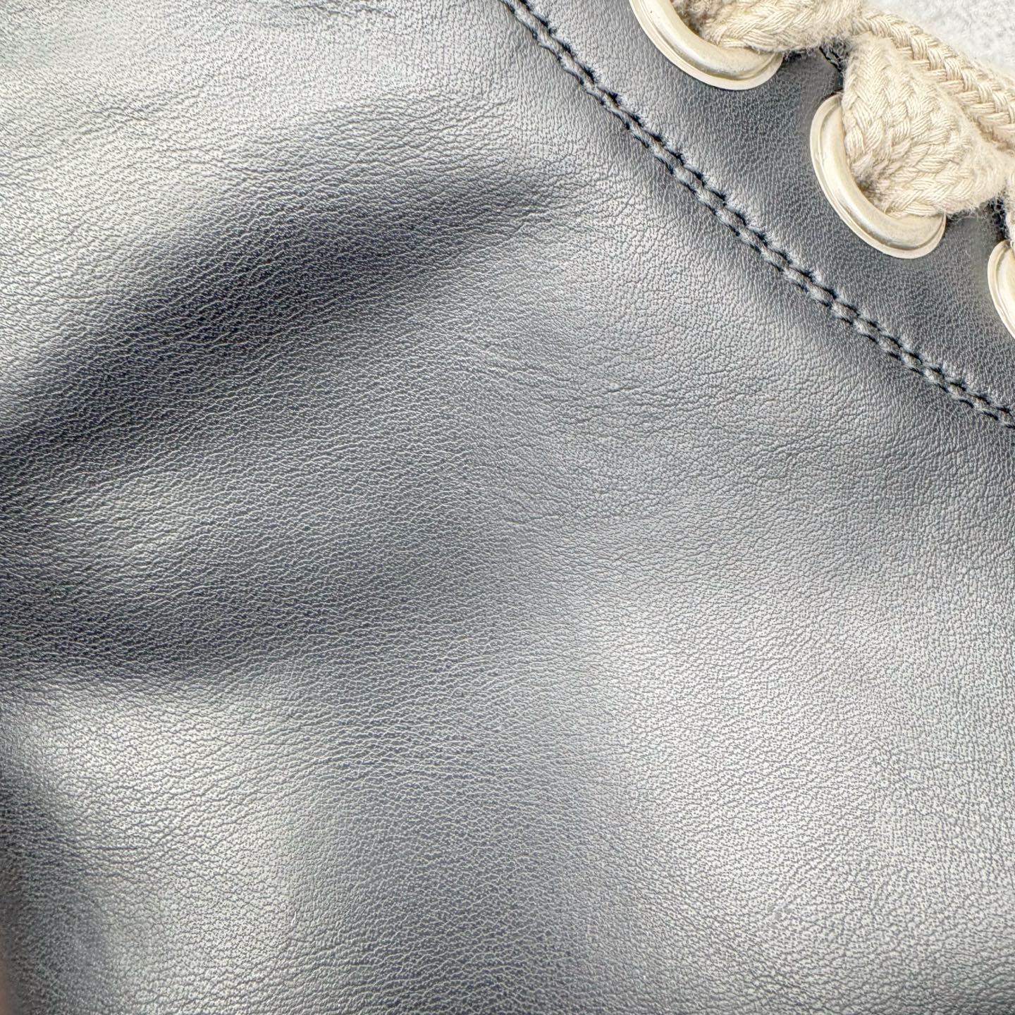 图片[21]-＃DG纯原 Rick Owens Edfu 瑞克·欧文斯高帮皮面时尚运动板鞋 棕色擦旧 二级市场已经7K以上 平台客户随意卖四位数 RO广东原厂出品 纯原天花板 原版一比一复刻 冲正绝不翻车 还原度达到百分之98以上 原楦开发纸版版型 ZP拆解原版1：1复模裁片纸版 力求做到0错位 这样才能达到和zp一致的鞋型味道 采用进口cnc数控机床开发对版独家tpu奶香大底 区别于市场所有版本 zp同源全头层粒面小牛皮 达到和zp一致手感 原厂进口细纹布 万邦订购原厂高弹粉红色海绵 内里搭配软质细腻羊皮 TPU高密度大底 软硬度透光度高已经测试和原版一致 尺码：36 37 38 39 40 41 42 43 44 45 46-选品中心