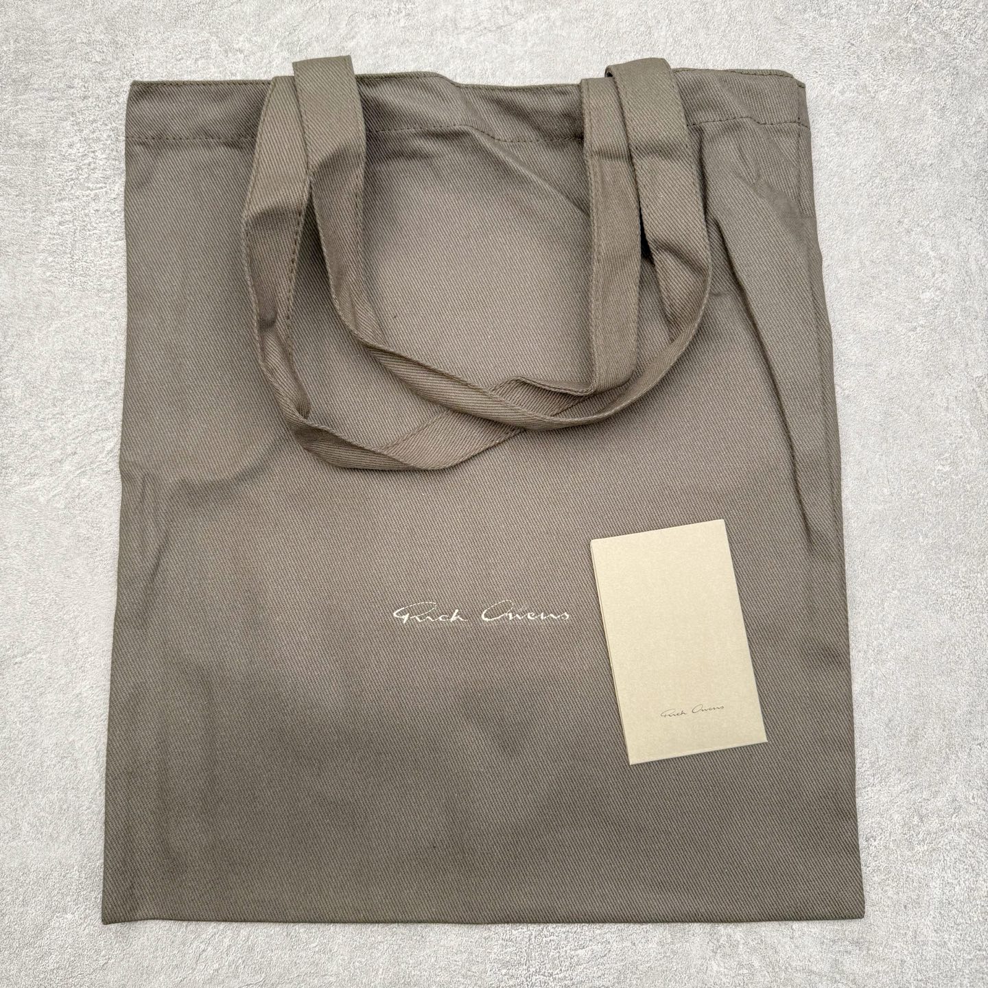 图片[24]-＃DG纯原 Rick Owens Edfu 瑞克·欧文斯高帮皮面时尚运动板鞋 棕色擦旧 二级市场已经7K以上 平台客户随意卖四位数 RO广东原厂出品 纯原天花板 原版一比一复刻 冲正绝不翻车 还原度达到百分之98以上 原楦开发纸版版型 ZP拆解原版1：1复模裁片纸版 力求做到0错位 这样才能达到和zp一致的鞋型味道 采用进口cnc数控机床开发对版独家tpu奶香大底 区别于市场所有版本 zp同源全头层粒面小牛皮 达到和zp一致手感 原厂进口细纹布 万邦订购原厂高弹粉红色海绵 内里搭配软质细腻羊皮 TPU高密度大底 软硬度透光度高已经测试和原版一致 尺码：36 37 38 39 40 41 42 43 44 45 46-选品中心