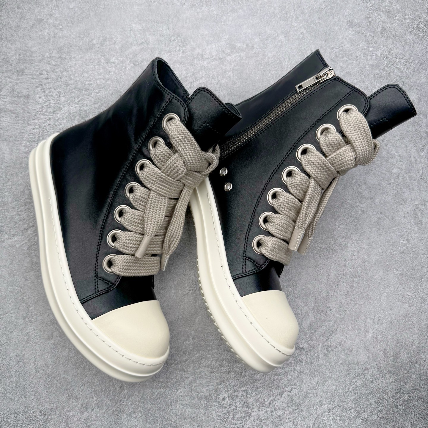 图片[3]-＃DG纯原 Rick Owens Edfu 瑞克·欧文斯高帮皮面时尚运动板鞋 棕色擦旧 二级市场已经7K以上 平台客户随意卖四位数 RO广东原厂出品 纯原天花板 原版一比一复刻 冲正绝不翻车 还原度达到百分之98以上 原楦开发纸版版型 ZP拆解原版1：1复模裁片纸版 力求做到0错位 这样才能达到和zp一致的鞋型味道 采用进口cnc数控机床开发对版独家tpu奶香大底 区别于市场所有版本 zp同源全头层粒面小牛皮 达到和zp一致手感 原厂进口细纹布 万邦订购原厂高弹粉红色海绵 内里搭配软质细腻羊皮 TPU高密度大底 软硬度透光度高已经测试和原版一致 尺码：36 37 38 39 40 41 42 43 44 45 46-选品中心