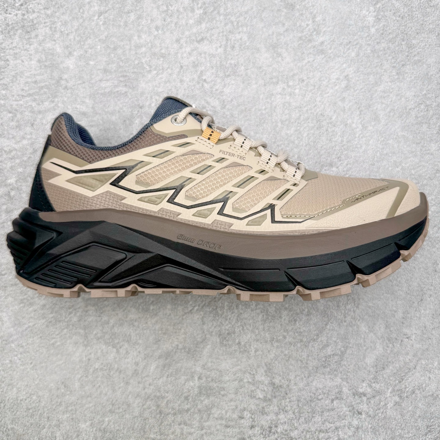 ＃K版 凯乐石KAILAS 远征 MAX FLT 运动户外 防滑防水透气 低帮 登山徒步鞋 KAILAS凯乐石品牌是全球三大全系攀登品牌之一，于2003年创立于中国广州，致力于为有攀登梦想的户外运动员及爱好者，研发制造功能性专业装备，满足他们在极限环境下安全舒适的需求，凯乐石专注于科技面料的开发及专业功能设计，产品线覆盖登山、攀岩、徒步、越野跑山、露营、旅行等多项户外运动，通过运动员的测试反馈，不断进化迭代，产品荣获国内外大奖71座，发明专利21个，更突破性的自主研发攀登器械，打造出中国的攀登硬实力。实拍调校N版已经零色差零失真 百分百还原实物色彩所见即所得 不存在货不对板色差等低级问题 选购参考实物拍摄 不混卖不参货 只用心做好货严格选品 承诺混一赔十 尺码：36 36.5 37.5 38 38.5 39 39.5 40 40.5 41 41.5 42 42.5 43 44 44.5 45-选品中心