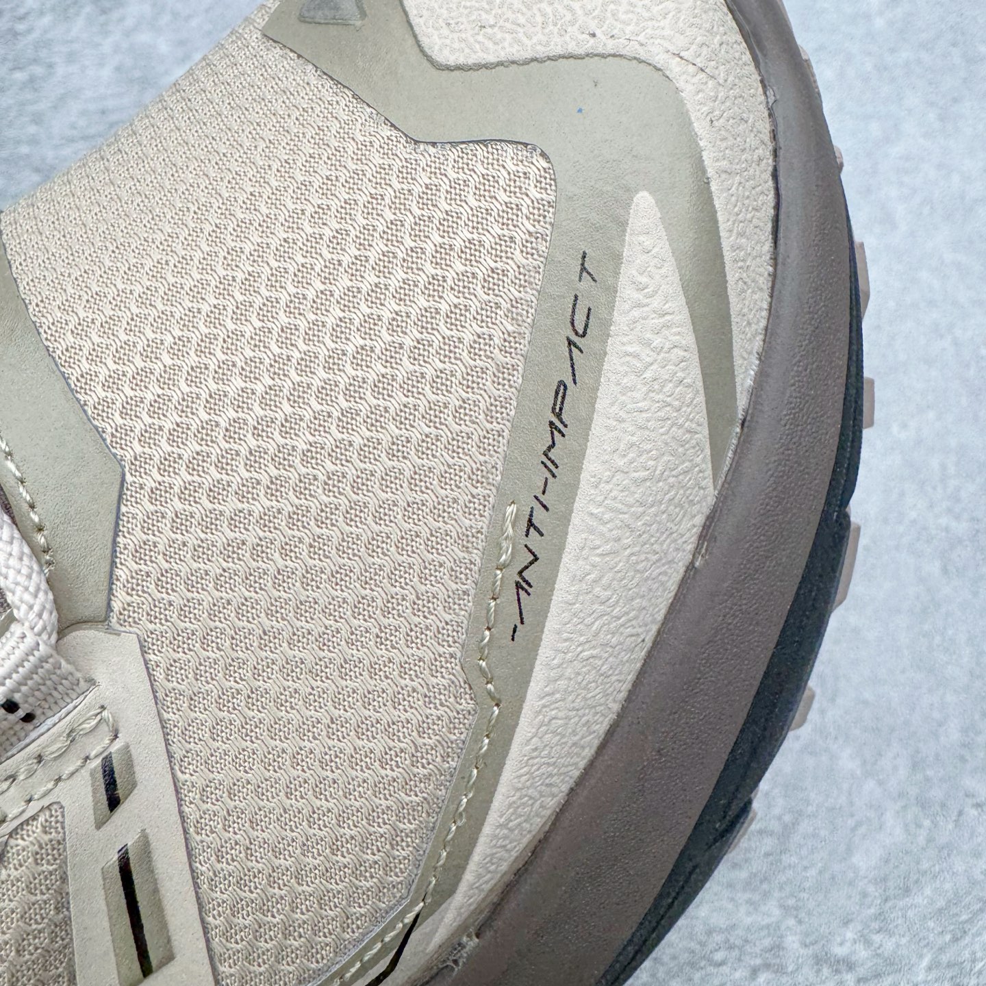 图片[14]-＃K版 凯乐石KAILAS 远征 MAX FLT 运动户外 防滑防水透气 低帮 登山徒步鞋 KAILAS凯乐石品牌是全球三大全系攀登品牌之一，于2003年创立于中国广州，致力于为有攀登梦想的户外运动员及爱好者，研发制造功能性专业装备，满足他们在极限环境下安全舒适的需求，凯乐石专注于科技面料的开发及专业功能设计，产品线覆盖登山、攀岩、徒步、越野跑山、露营、旅行等多项户外运动，通过运动员的测试反馈，不断进化迭代，产品荣获国内外大奖71座，发明专利21个，更突破性的自主研发攀登器械，打造出中国的攀登硬实力。实拍调校N版已经零色差零失真 百分百还原实物色彩所见即所得 不存在货不对板色差等低级问题 选购参考实物拍摄 不混卖不参货 只用心做好货严格选品 承诺混一赔十 尺码：36 36.5 37.5 38 38.5 39 39.5 40 40.5 41 41.5 42 42.5 43 44 44.5 45-选品中心