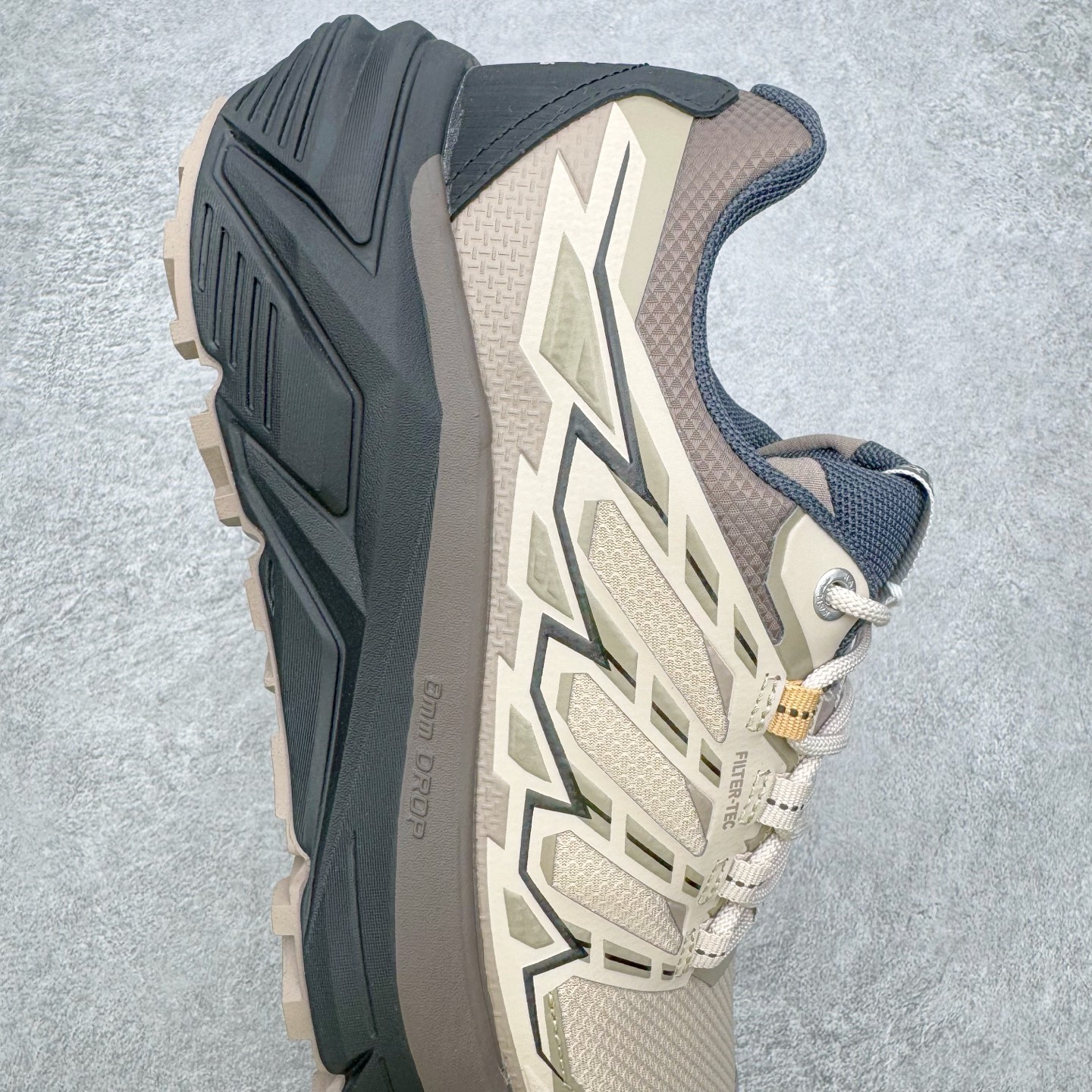 图片[6]-＃K版 凯乐石KAILAS 远征 MAX FLT 运动户外 防滑防水透气 低帮 登山徒步鞋 KAILAS凯乐石品牌是全球三大全系攀登品牌之一，于2003年创立于中国广州，致力于为有攀登梦想的户外运动员及爱好者，研发制造功能性专业装备，满足他们在极限环境下安全舒适的需求，凯乐石专注于科技面料的开发及专业功能设计，产品线覆盖登山、攀岩、徒步、越野跑山、露营、旅行等多项户外运动，通过运动员的测试反馈，不断进化迭代，产品荣获国内外大奖71座，发明专利21个，更突破性的自主研发攀登器械，打造出中国的攀登硬实力。实拍调校N版已经零色差零失真 百分百还原实物色彩所见即所得 不存在货不对板色差等低级问题 选购参考实物拍摄 不混卖不参货 只用心做好货严格选品 承诺混一赔十 尺码：36 36.5 37.5 38 38.5 39 39.5 40 40.5 41 41.5 42 42.5 43 44 44.5 45-选品中心